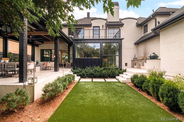 200 S Forest Street