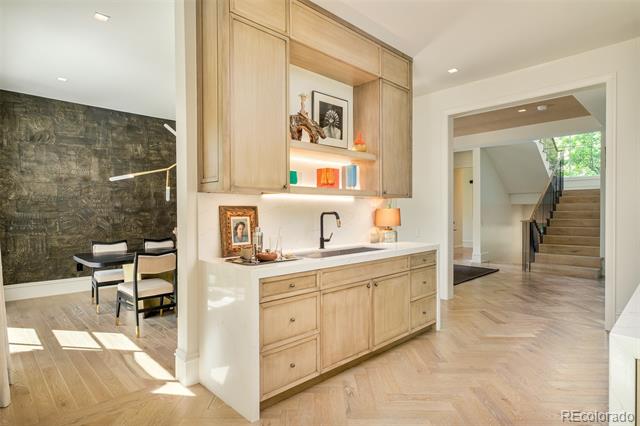 200 S Forest Street