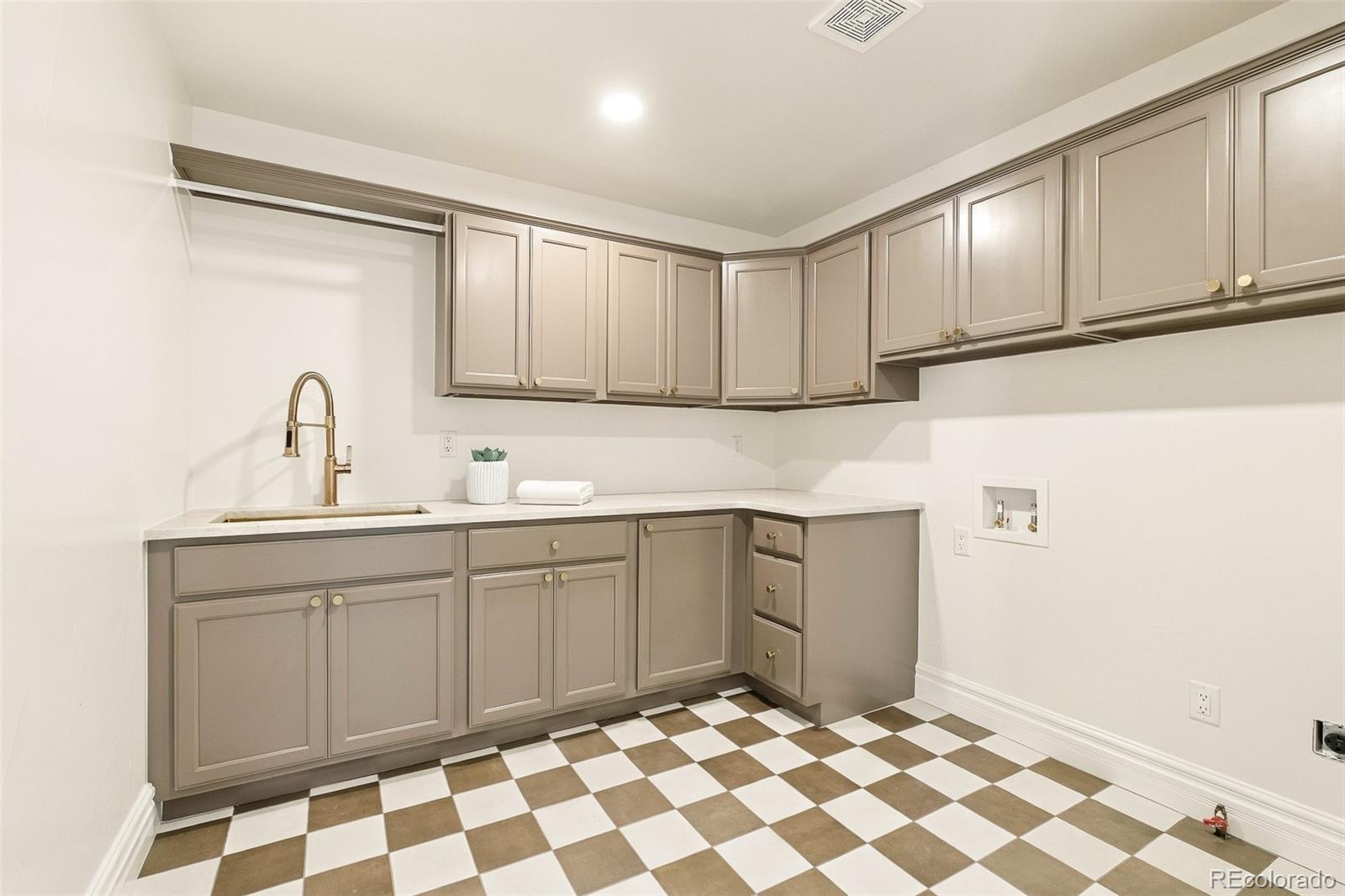 15 Foxtail Circle