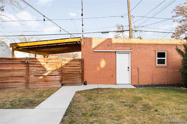 2844 N Humboldt Street