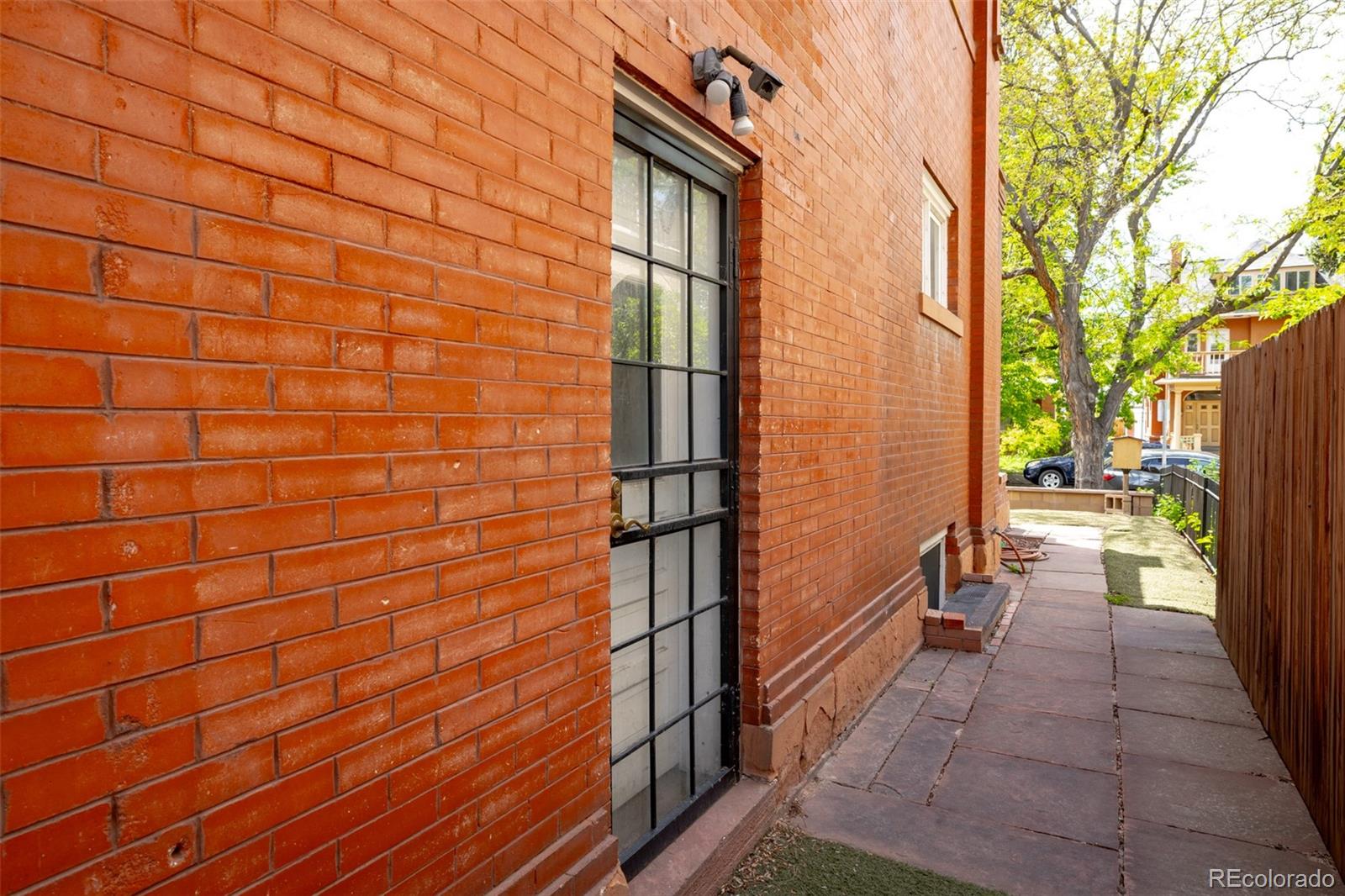 840 N Emerson Street Unit: 6
