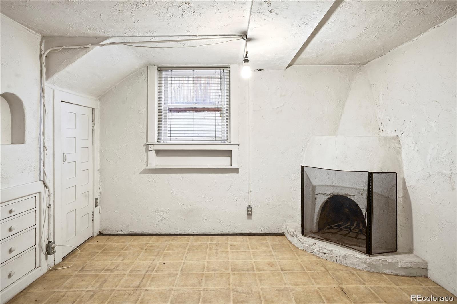 840 N Emerson Street Unit: 6