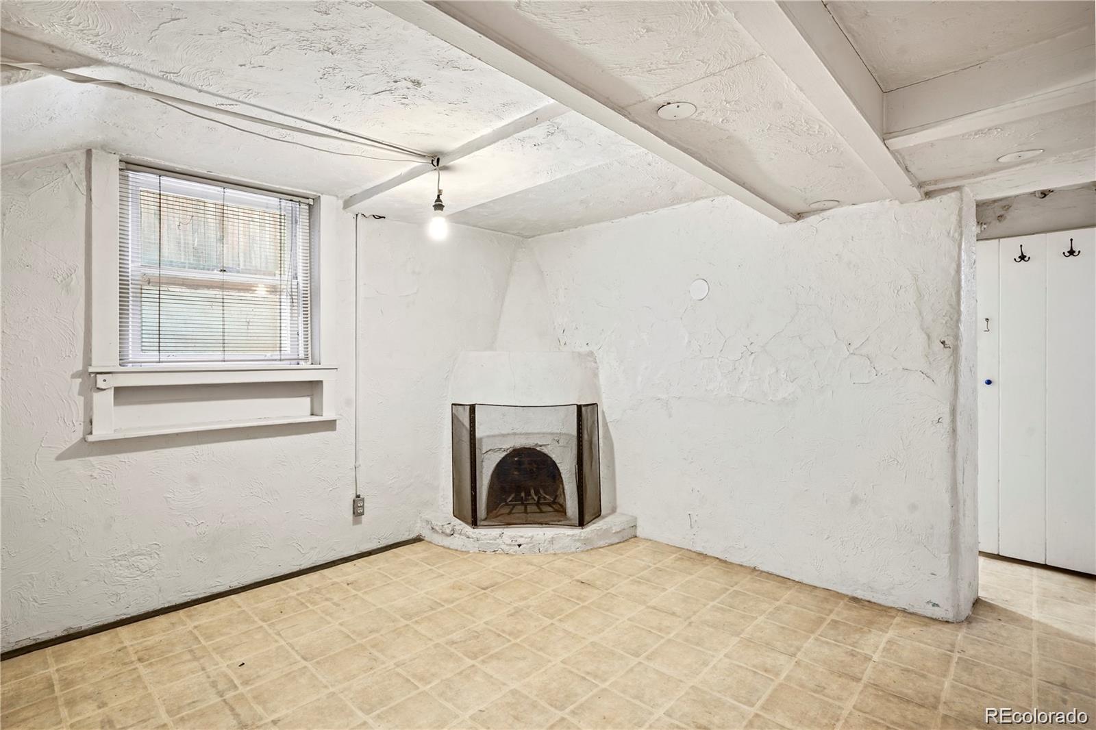 840 N Emerson Street Unit: 6