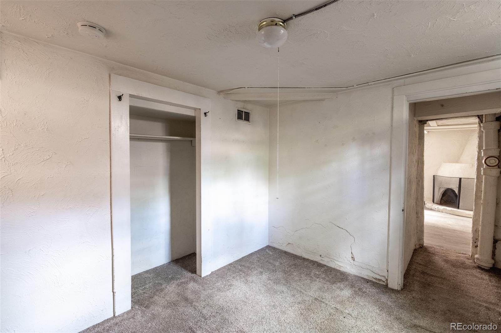 840 N Emerson Street Unit: 6
