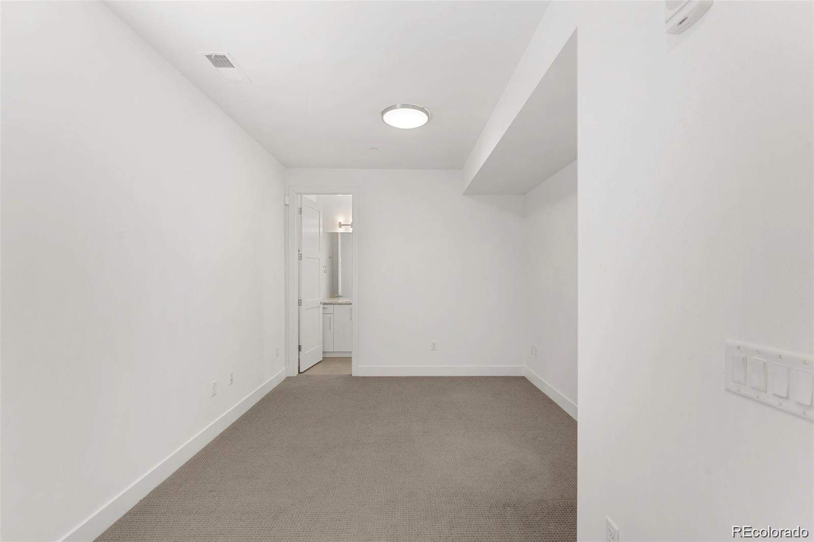 838 Ash Street Unit: 6