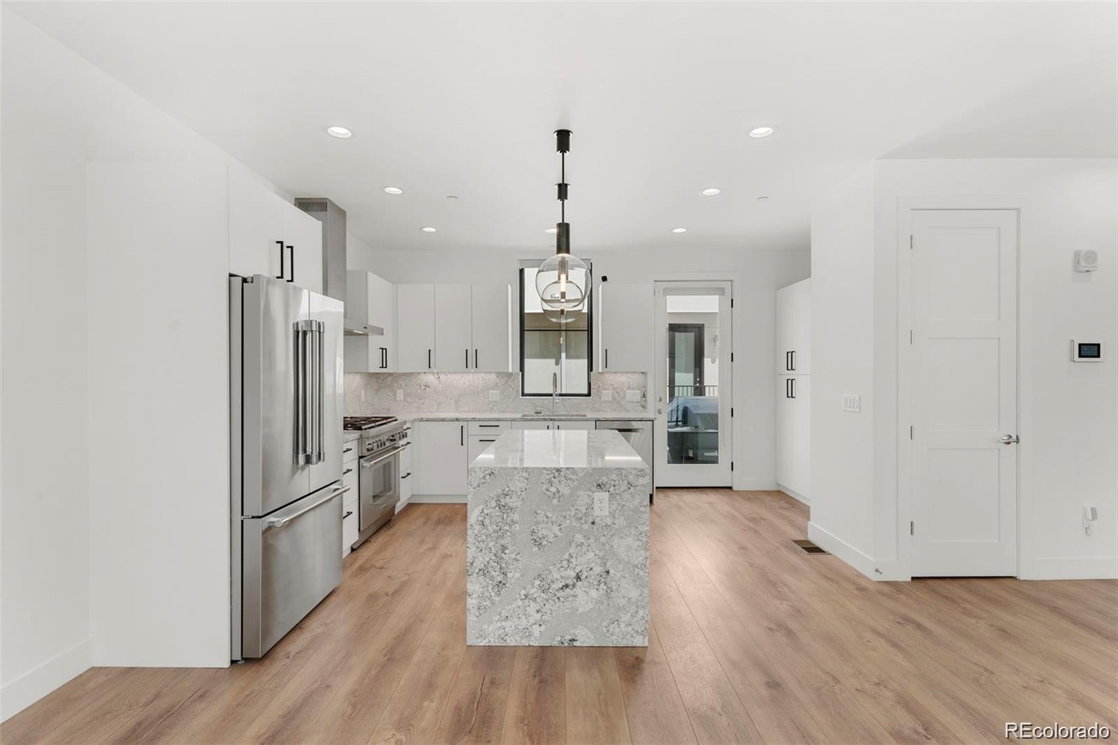 838 Ash Street Unit: 6