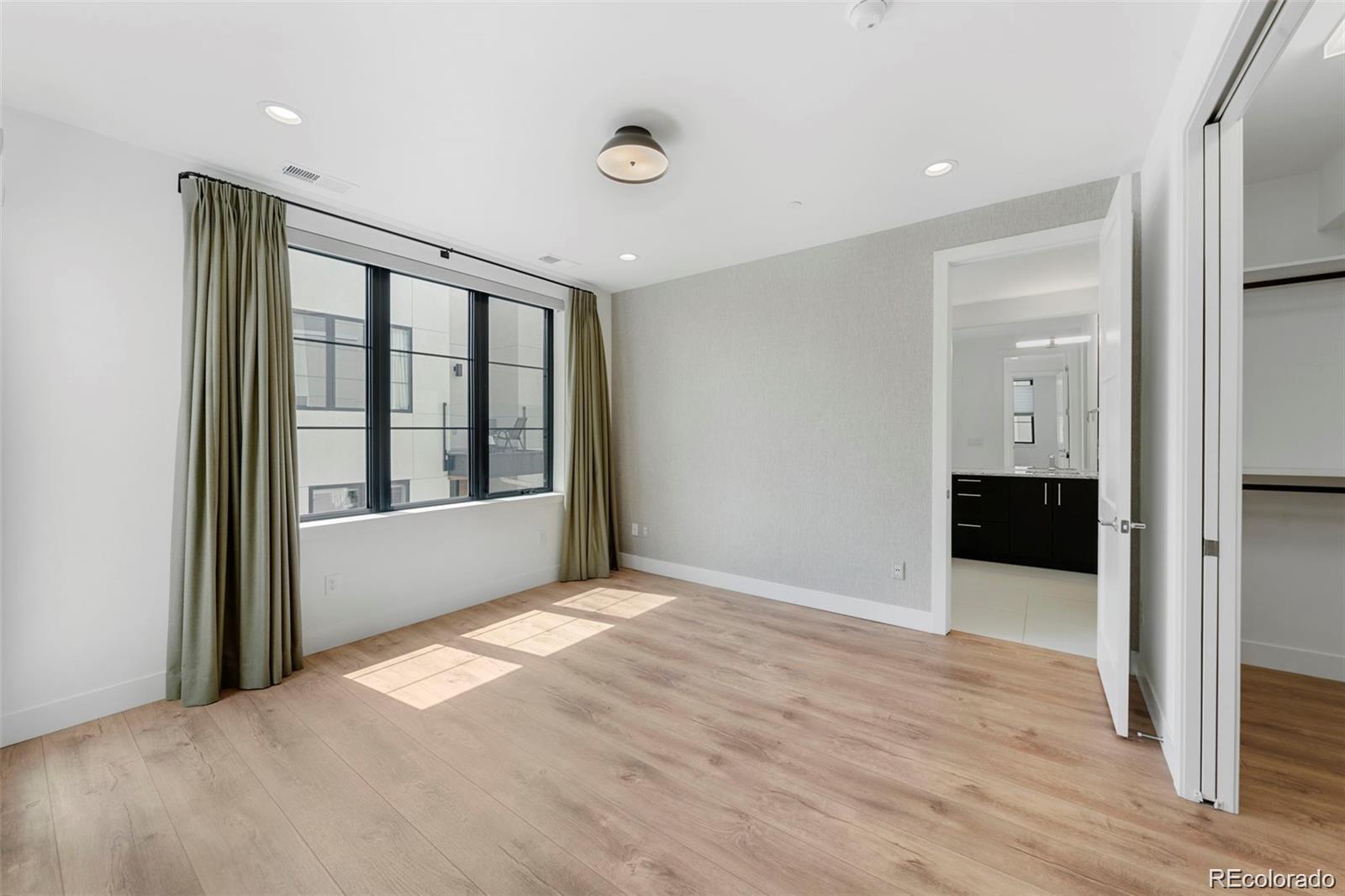 838 Ash Street Unit: 6