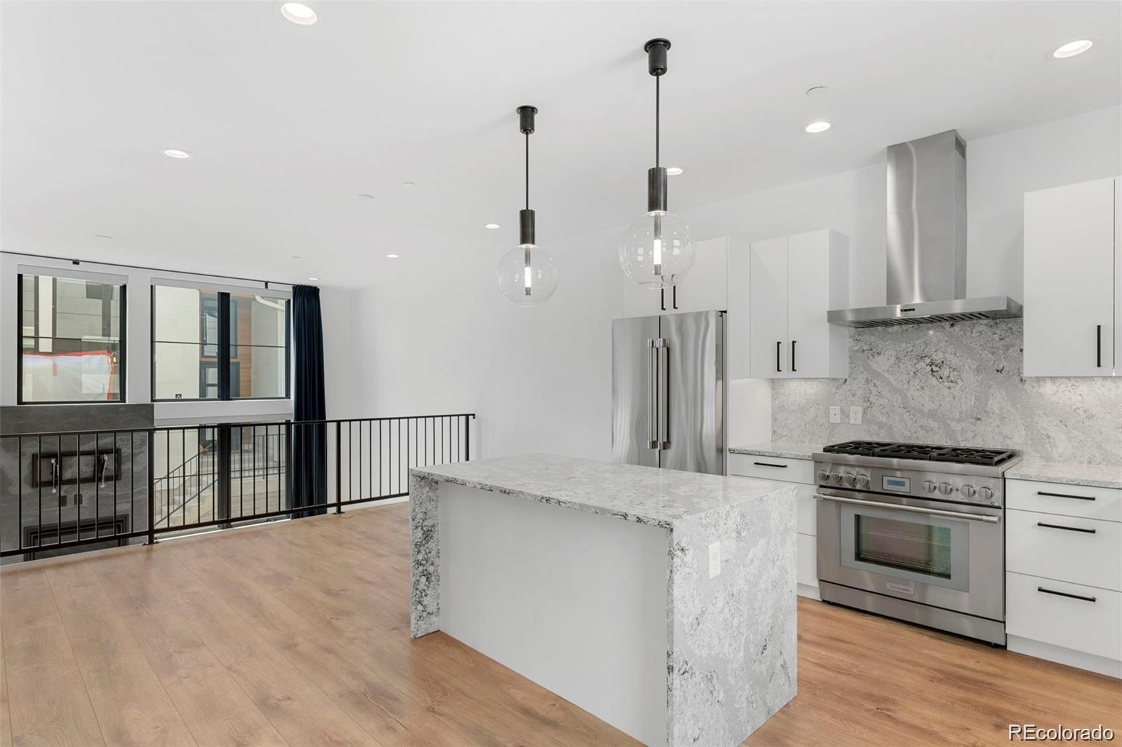 838 Ash Street Unit: 6