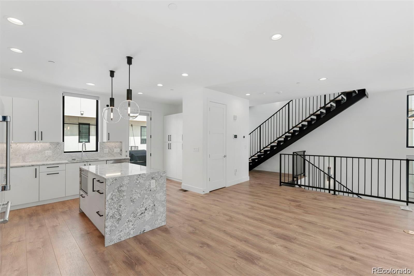 838 Ash Street Unit: 6