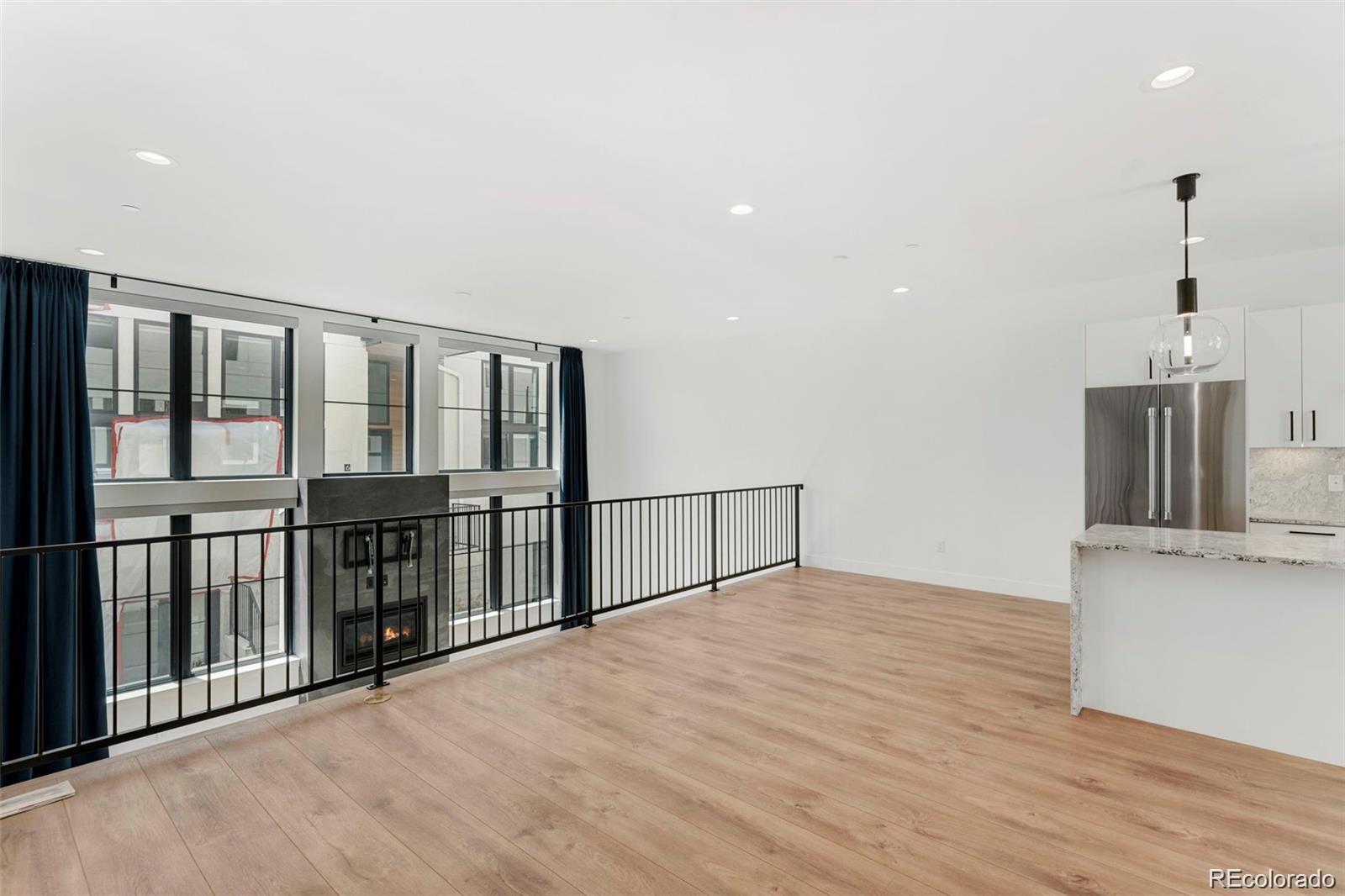 838 Ash Street Unit: 6