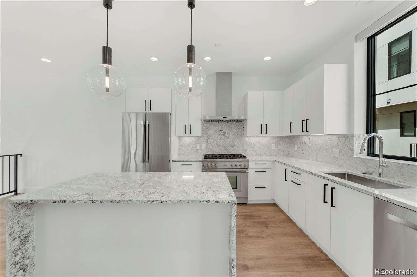 838 Ash Street Unit: 6