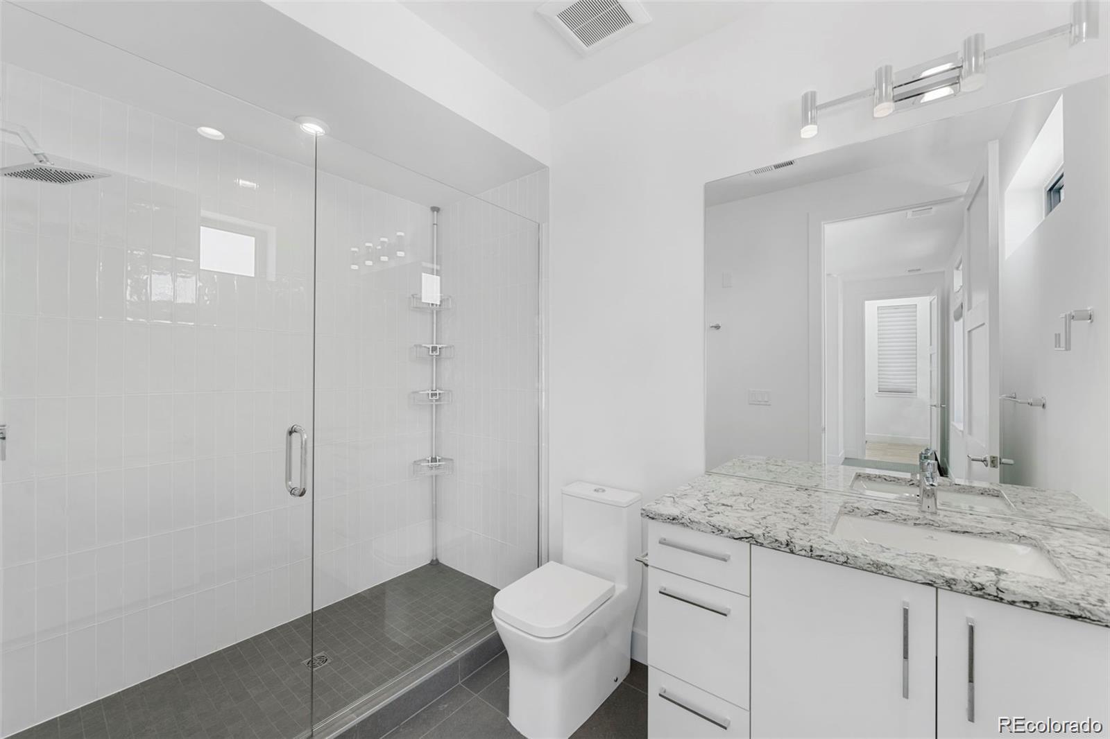 838 Ash Street Unit: 6