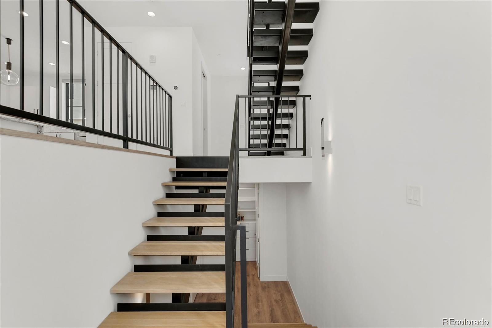 838 Ash Street Unit: 6