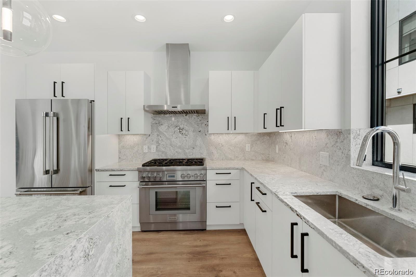 838 Ash Street Unit: 6