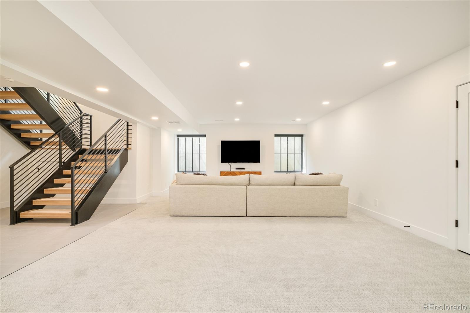 2485 Oak Street