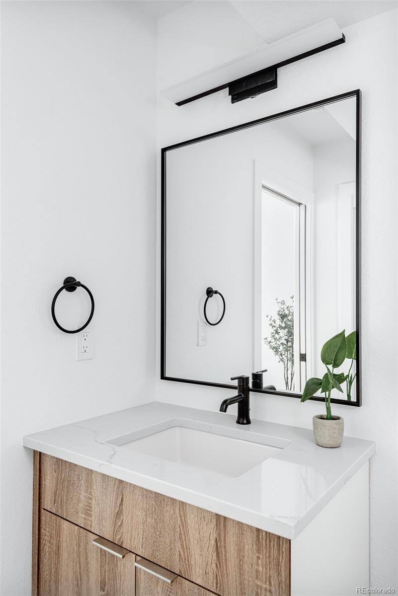 2827 Eliot - R Street Unit: 2
