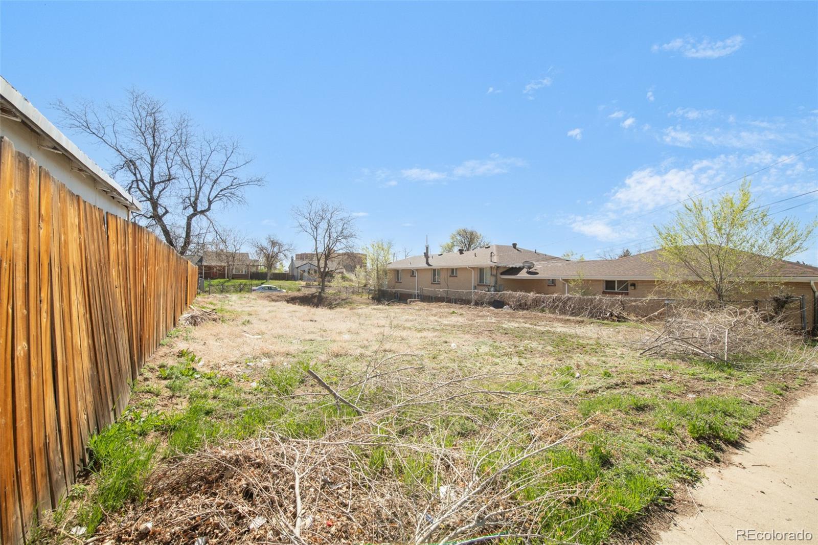 909-911 Wolff Street