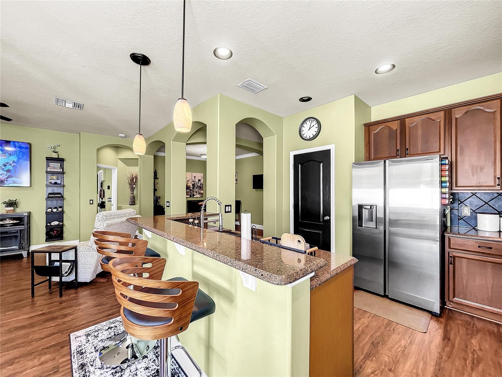 7973 CAMDEN WOODS DR