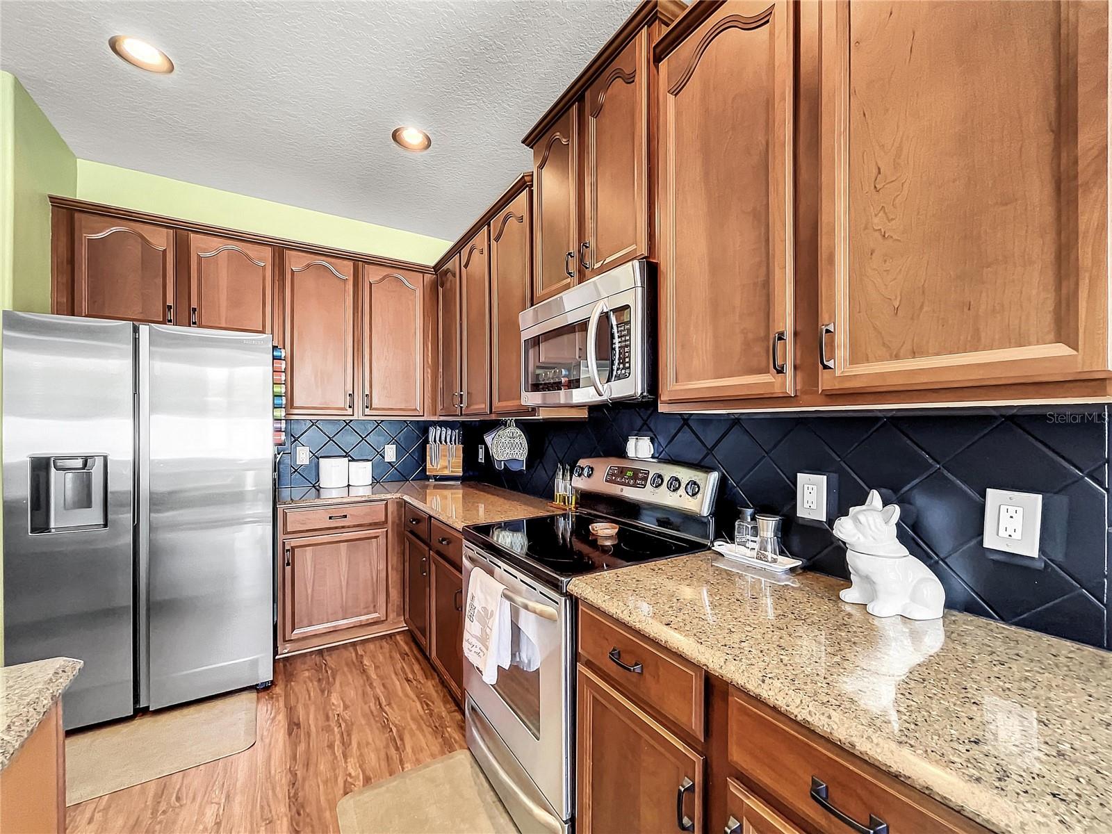 7973 CAMDEN WOODS DR