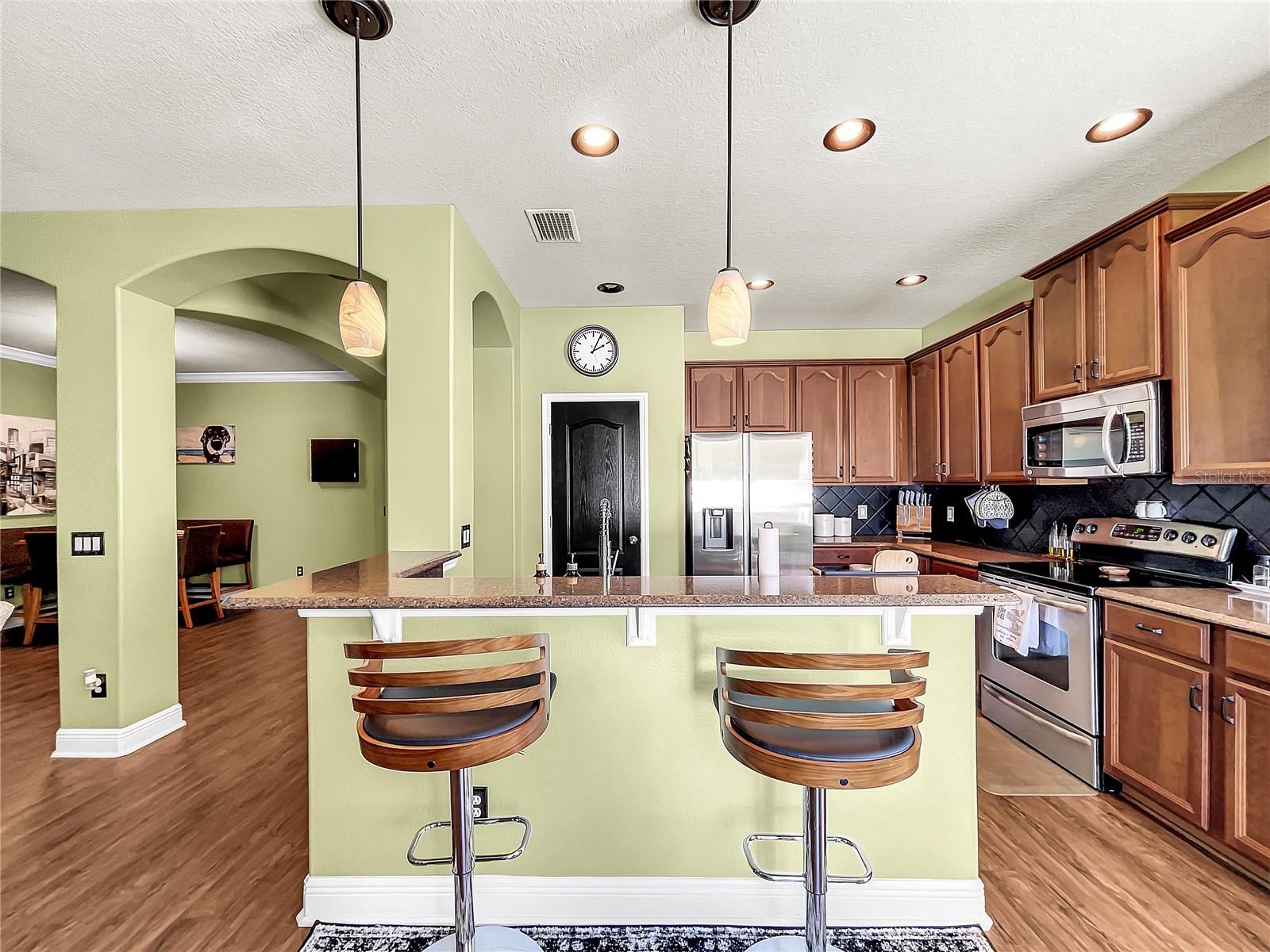 7973 CAMDEN WOODS DR