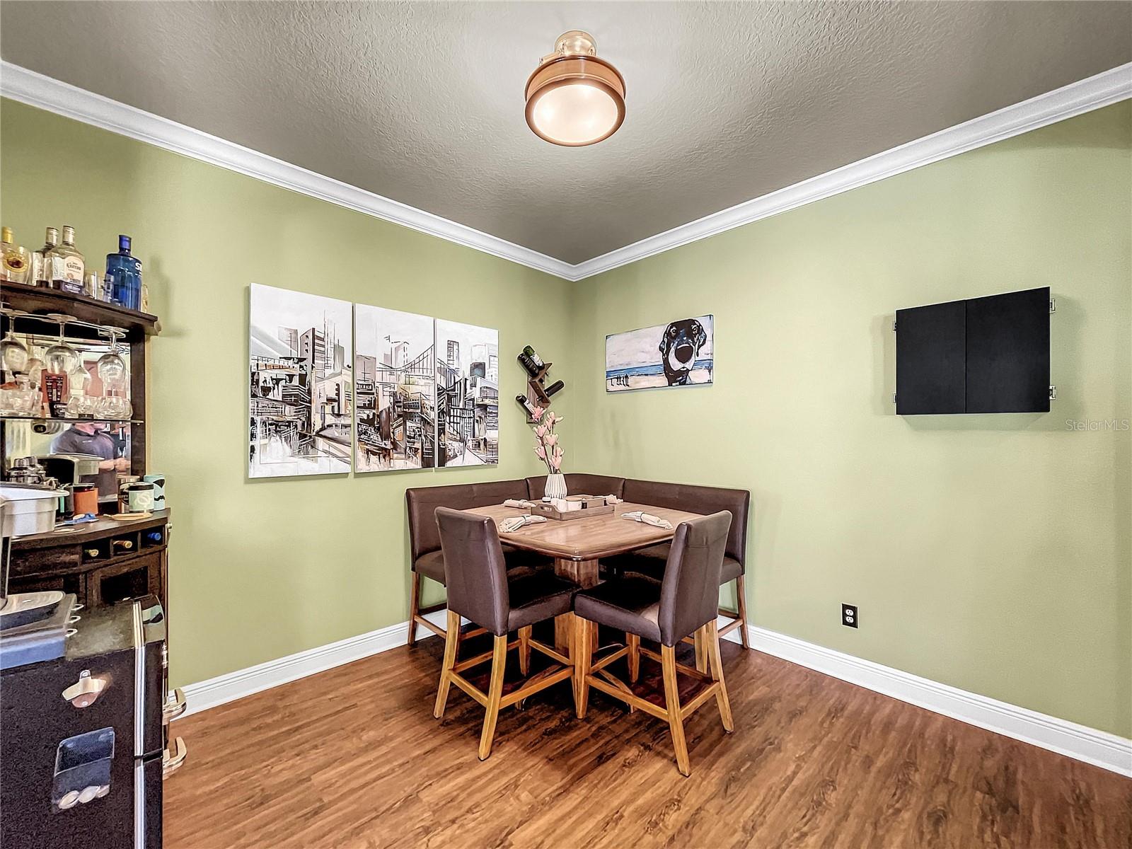 7973 CAMDEN WOODS DR