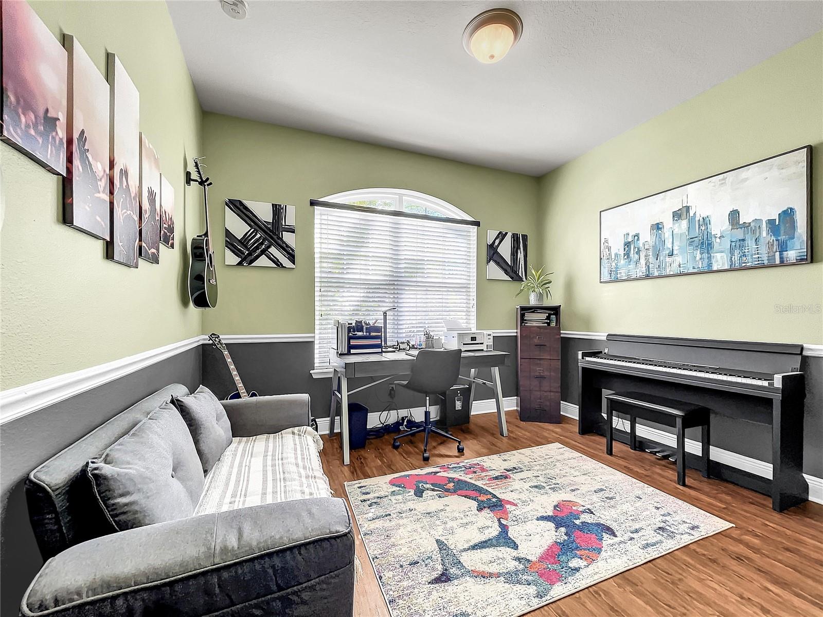 7973 CAMDEN WOODS DR