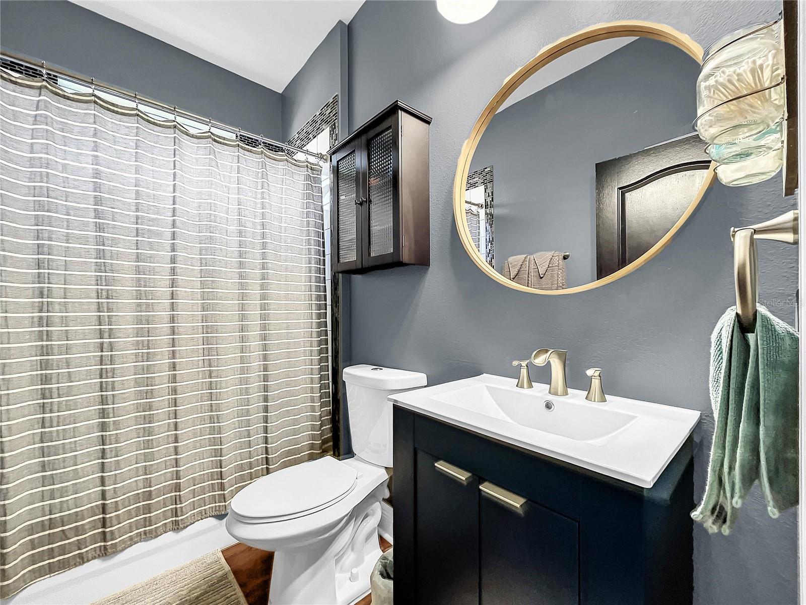 7973 CAMDEN WOODS DR