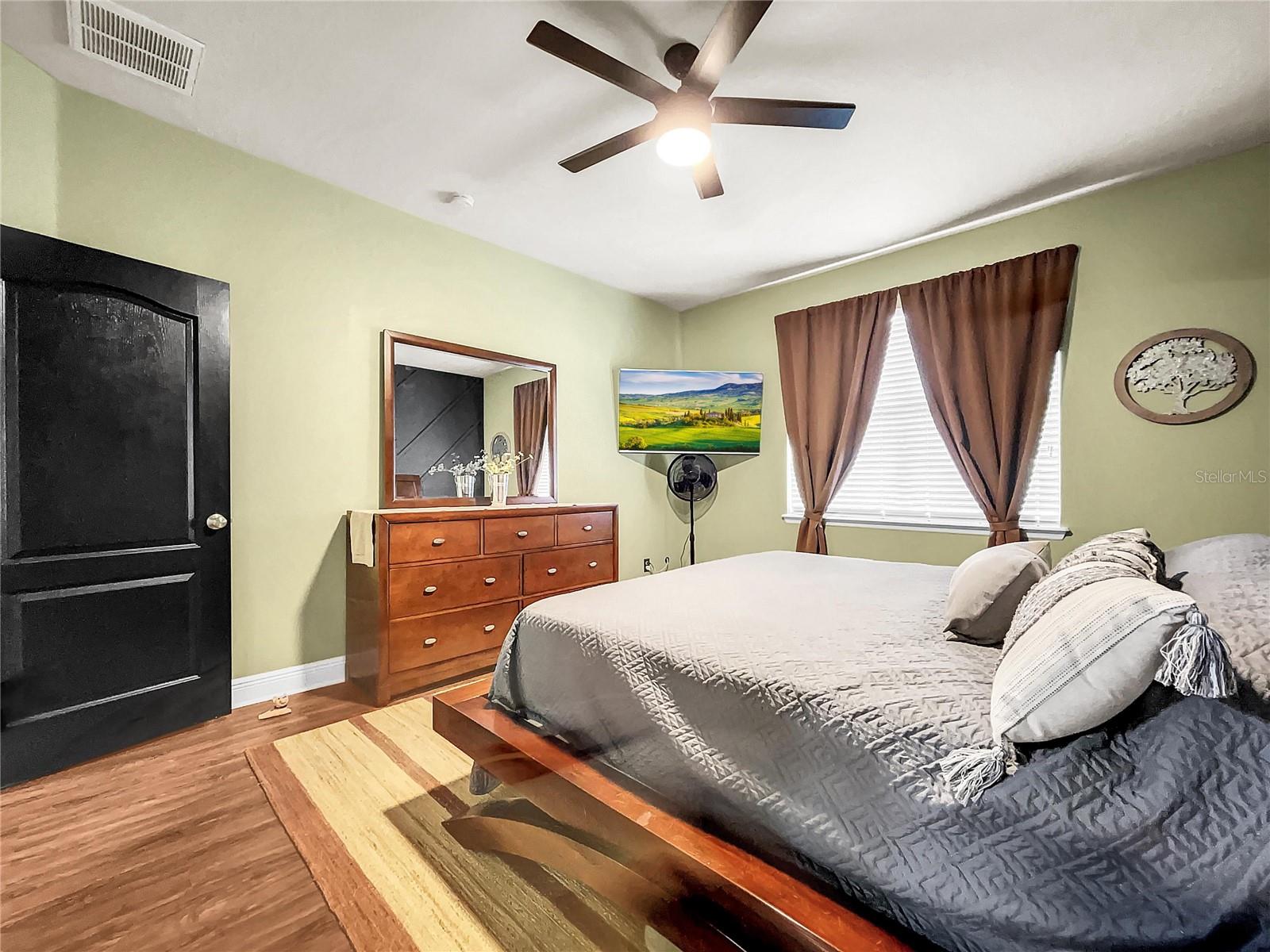 7973 CAMDEN WOODS DR