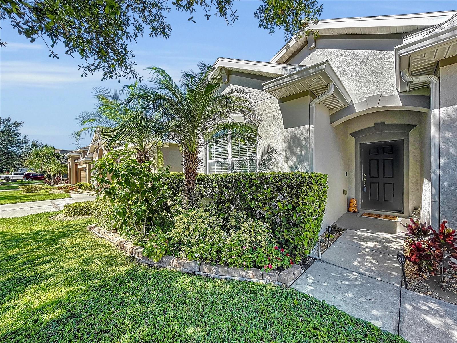 7973 CAMDEN WOODS DR