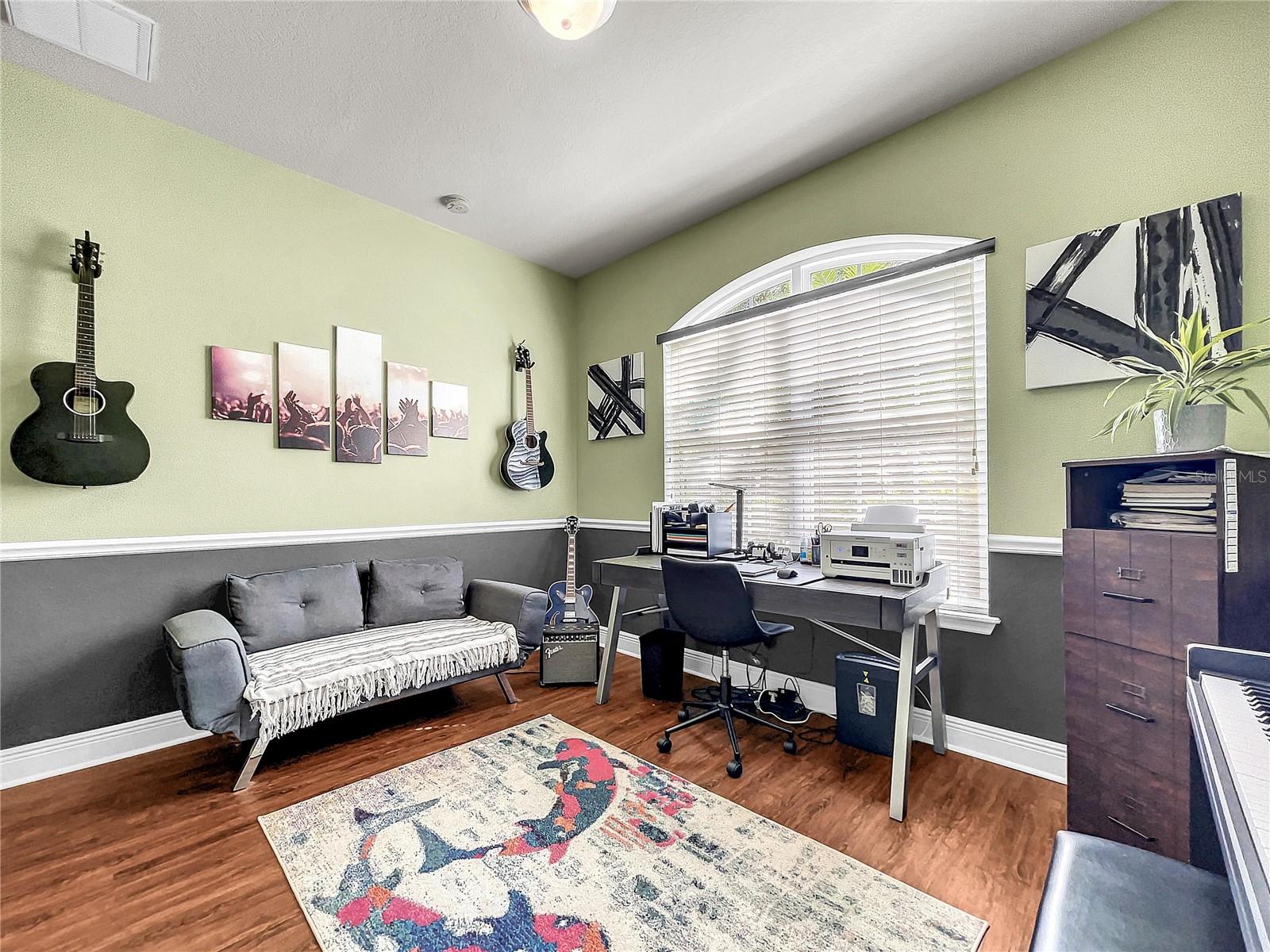 7973 CAMDEN WOODS DR