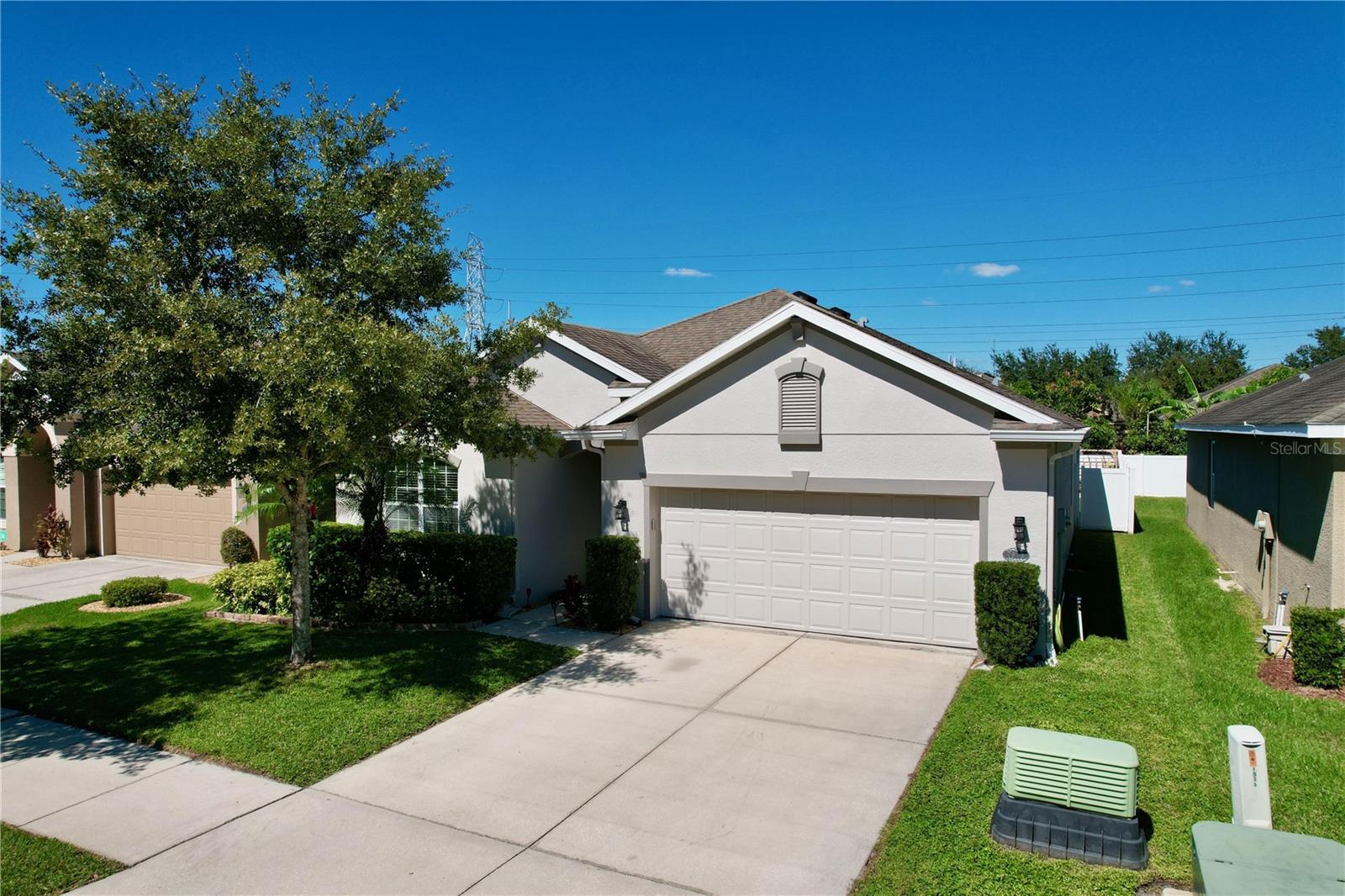 7973 CAMDEN WOODS DR