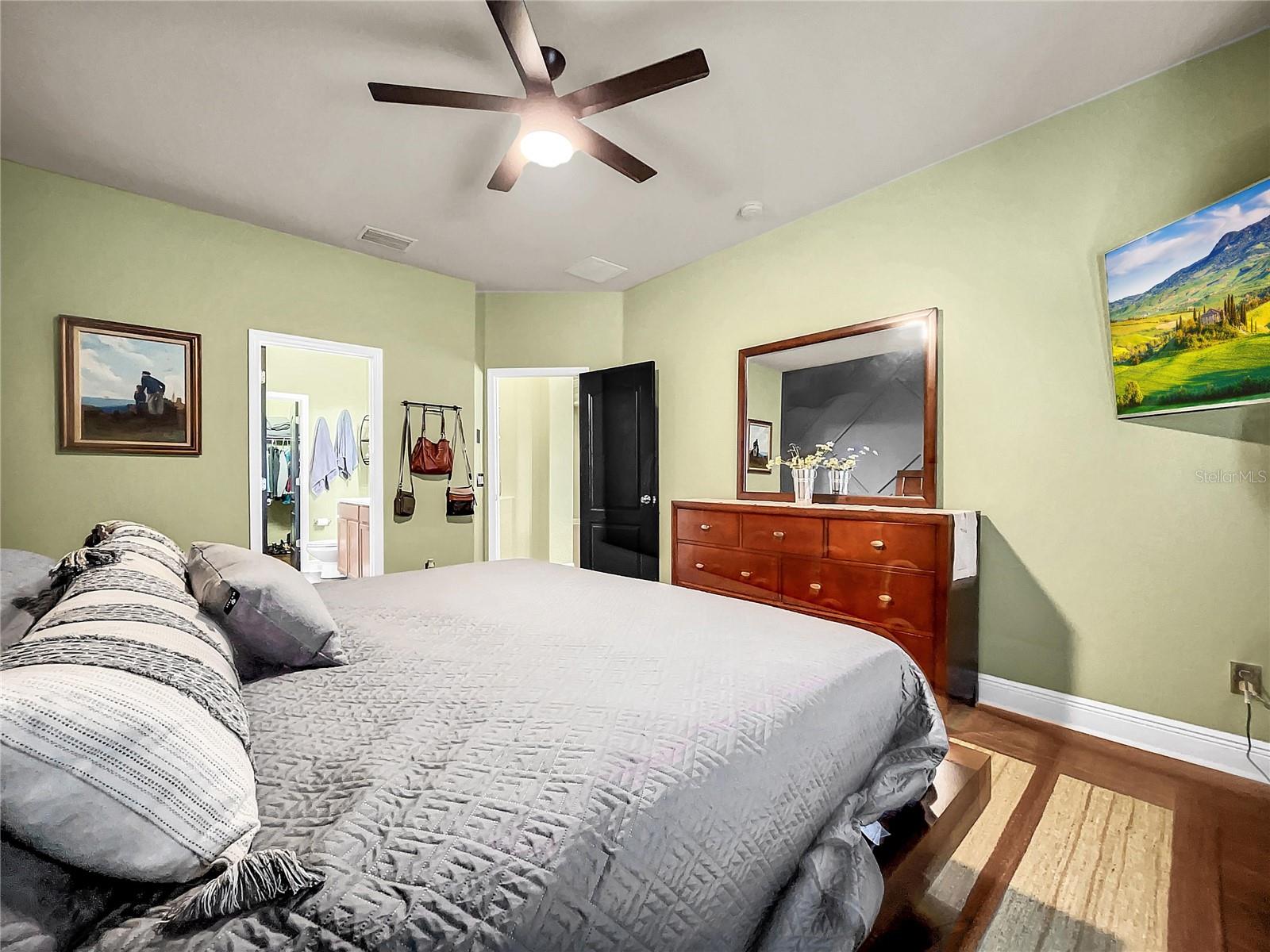 7973 CAMDEN WOODS DR