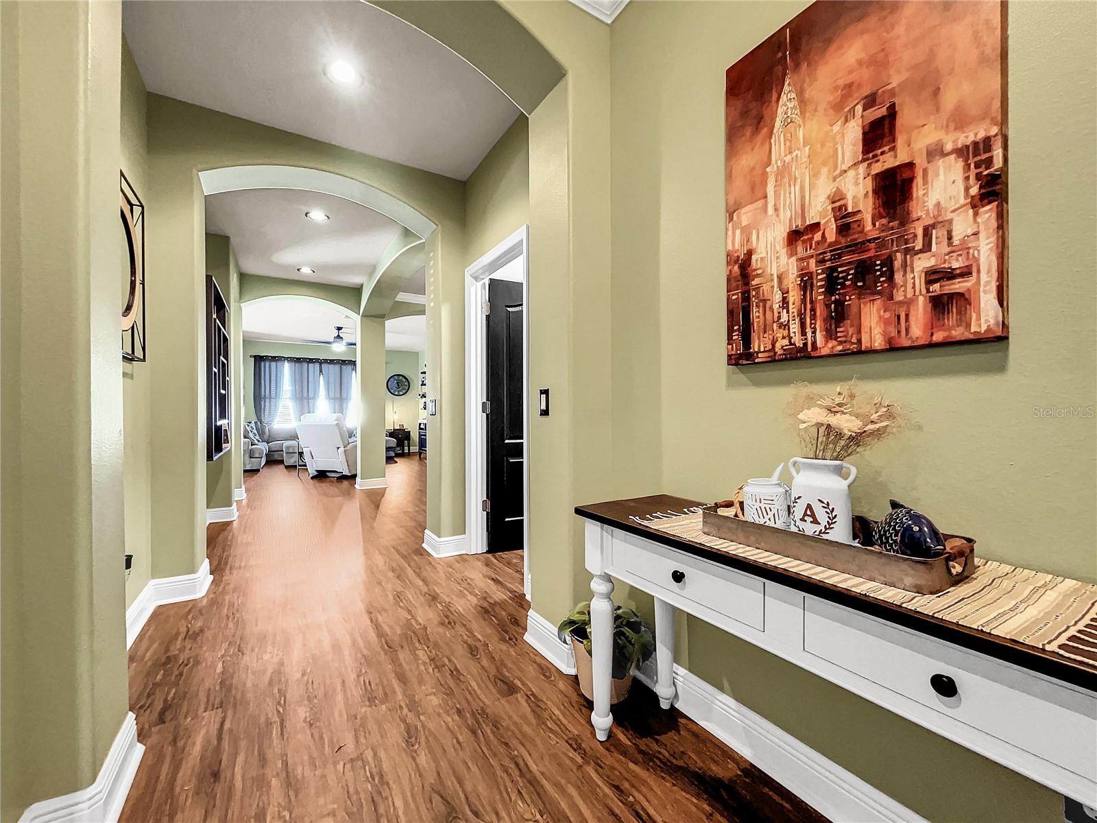 7973 CAMDEN WOODS DR