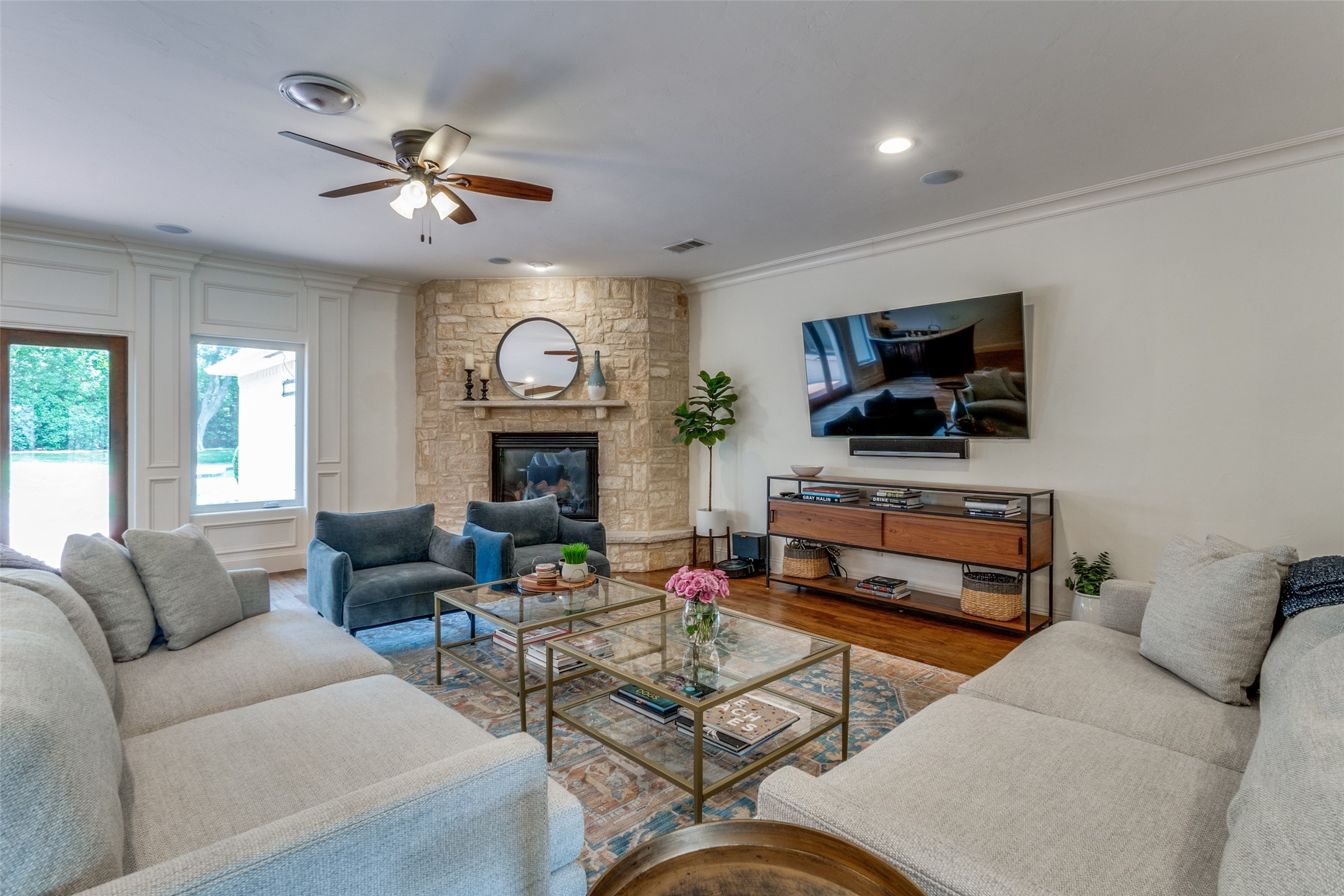 6909 Joyce Way