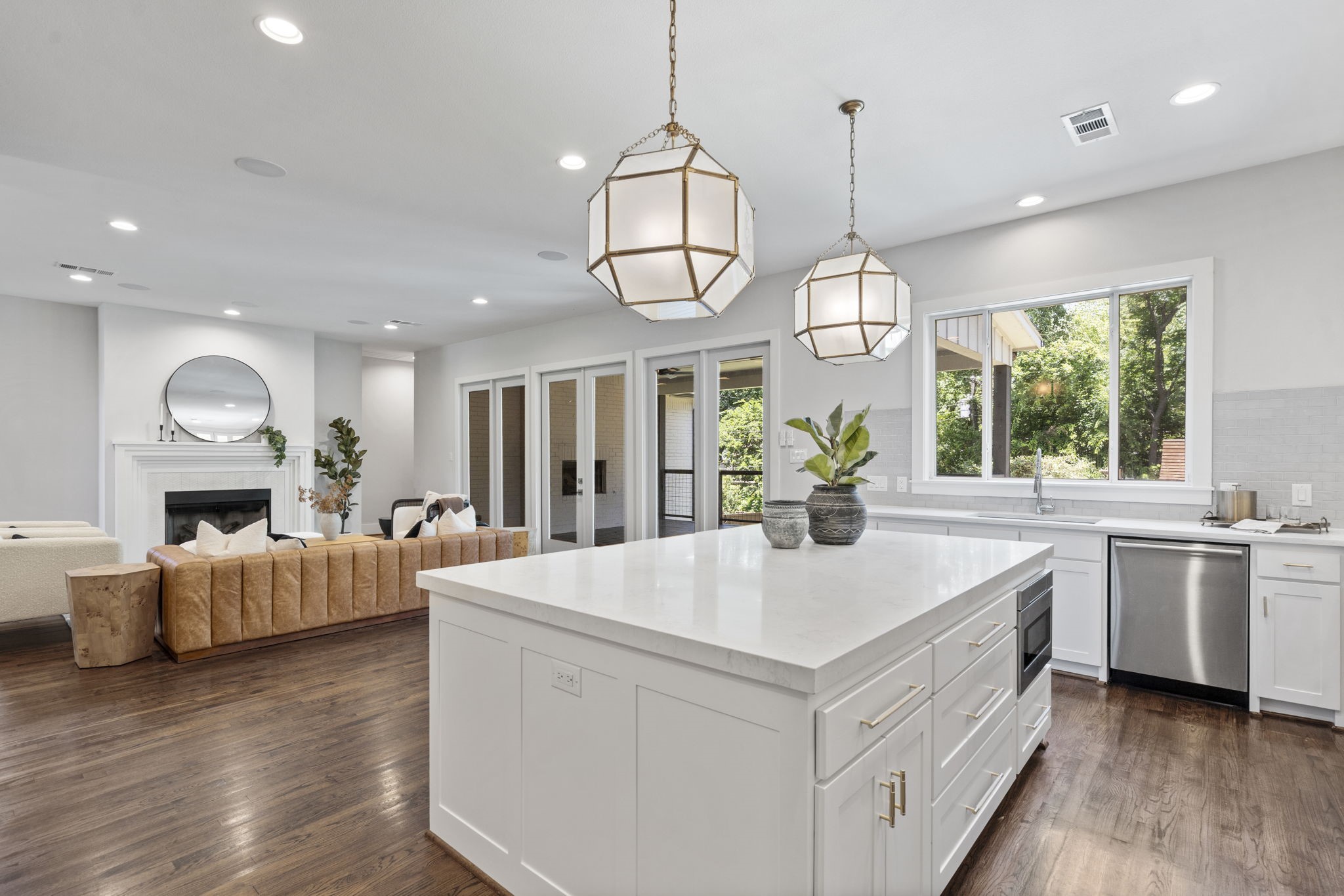 7841 Blackbird Lane