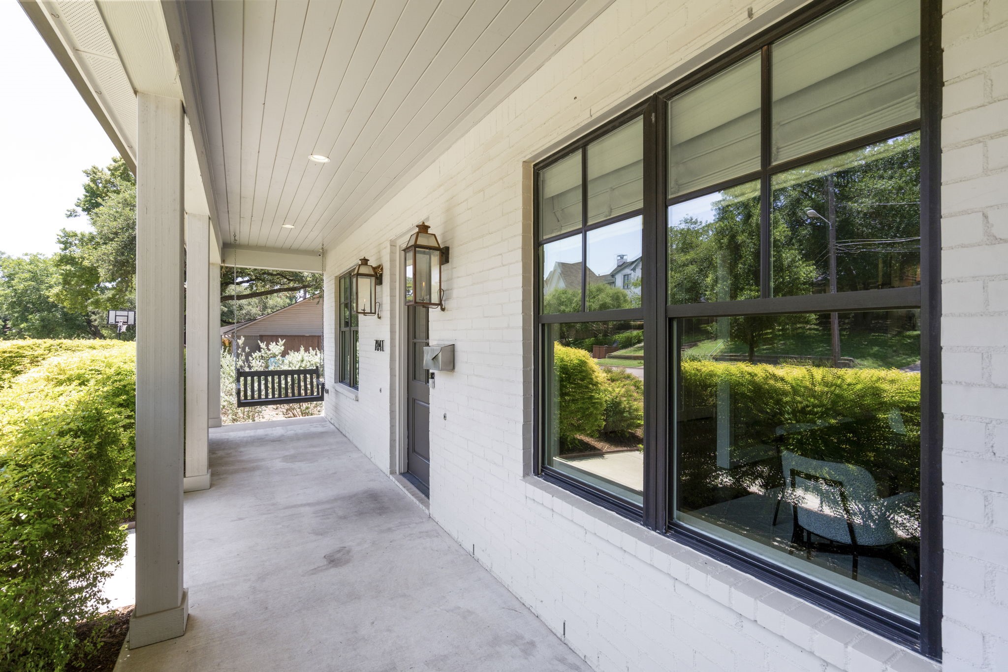 7841 Blackbird Lane