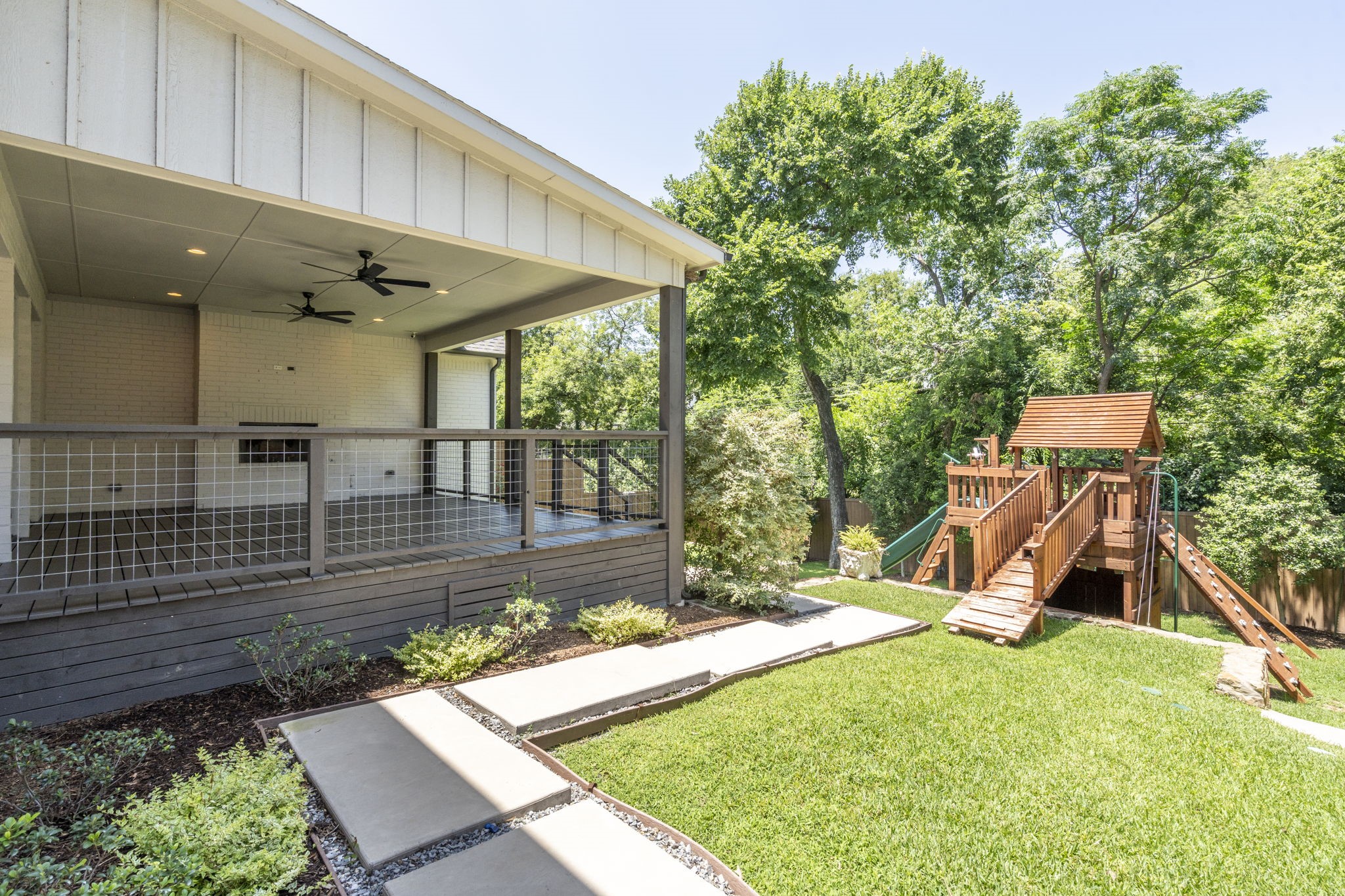 7841 Blackbird Lane