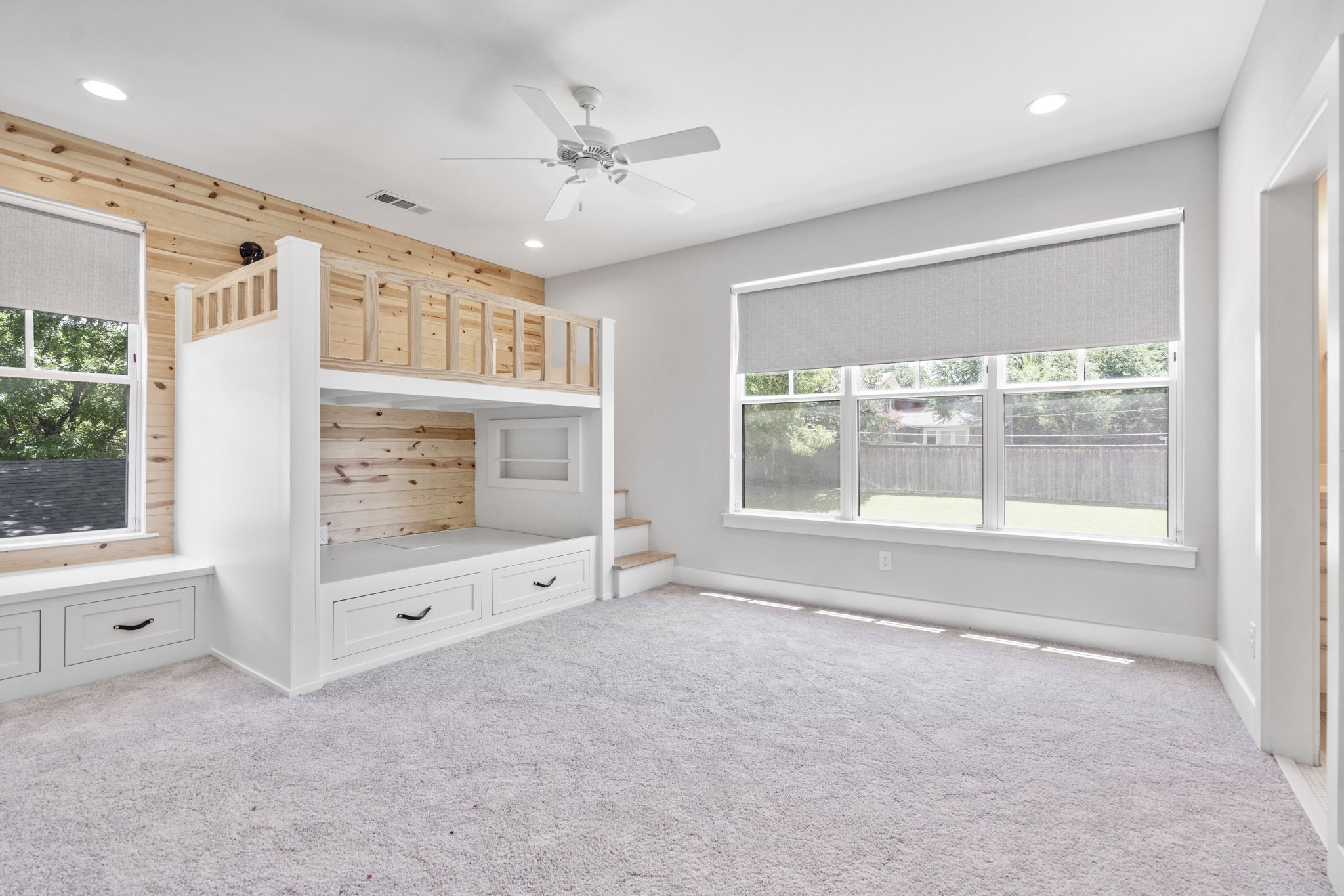 7841 Blackbird Lane