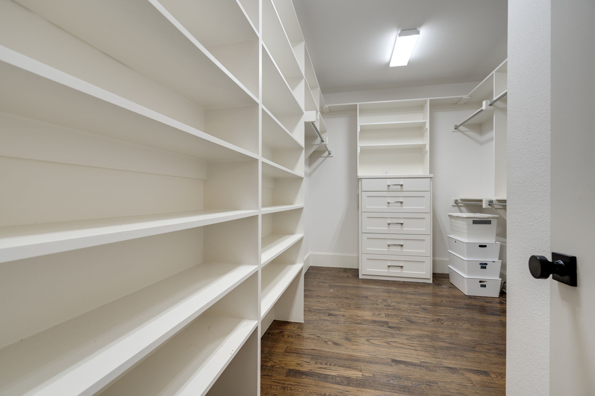 6127 Lakeshore Drive