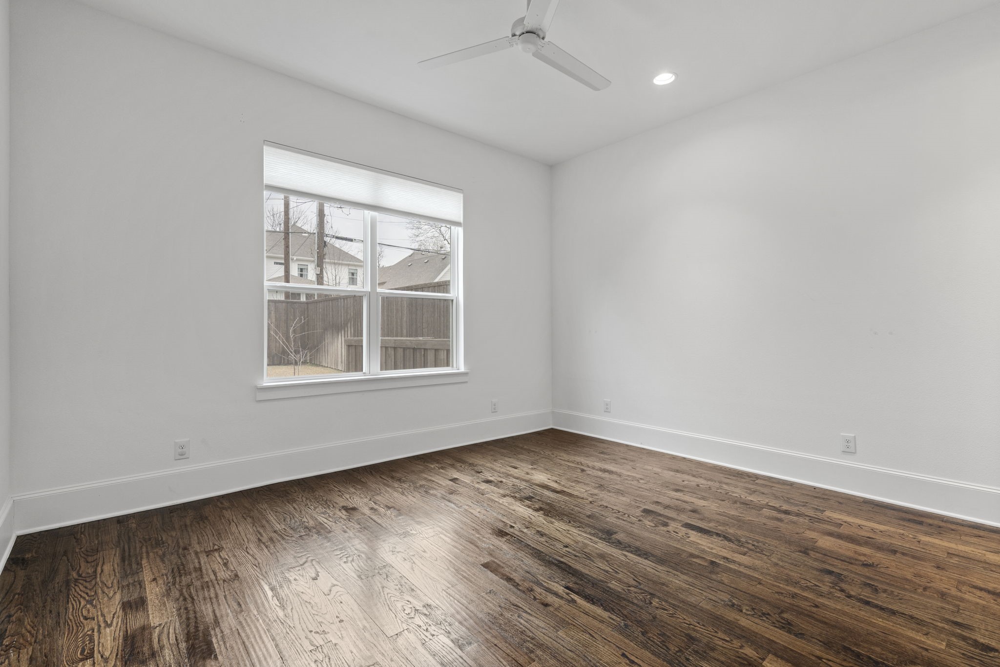 6127 Lakeshore Drive