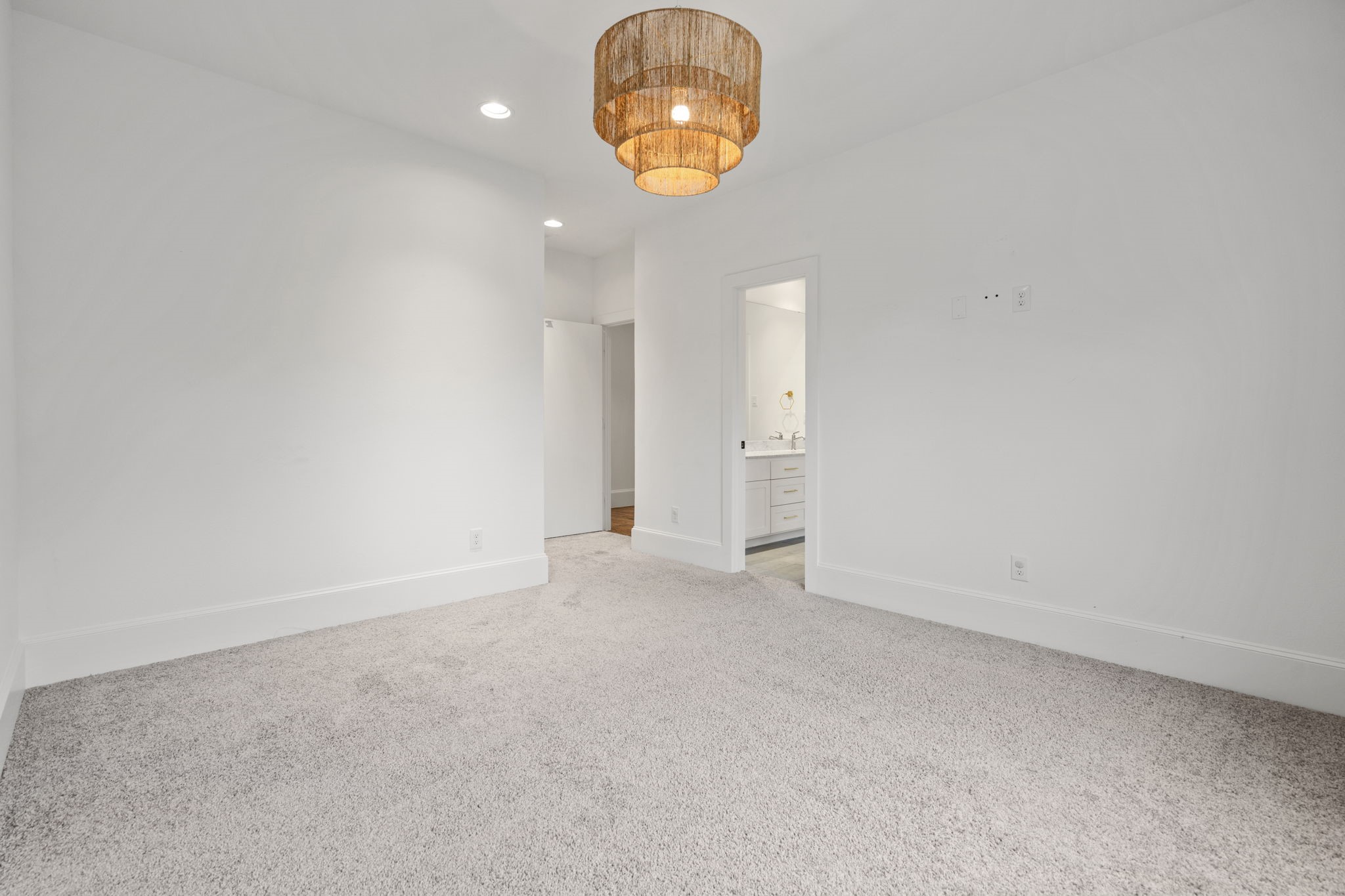 6127 Lakeshore Drive