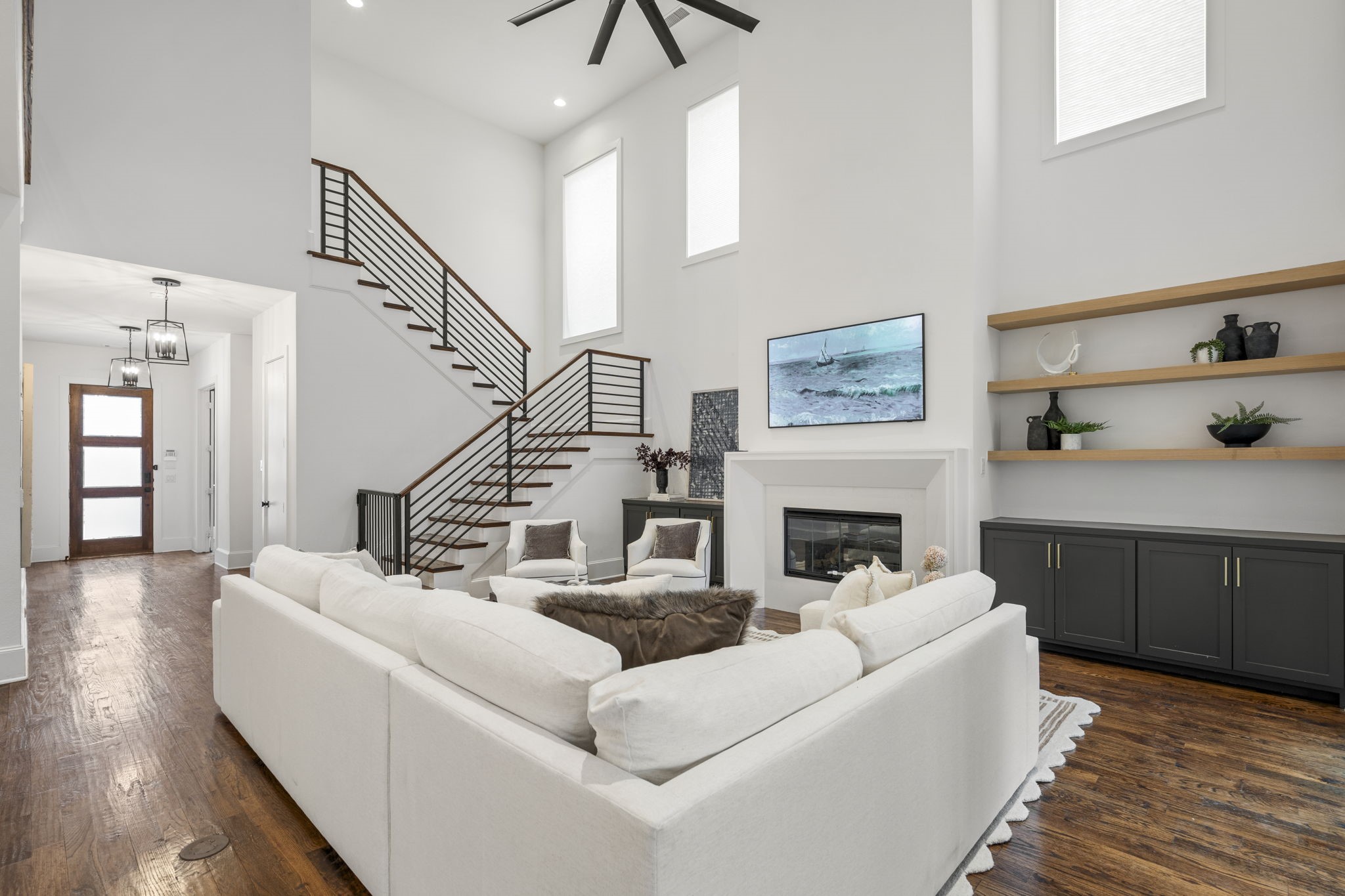 6127 Lakeshore Drive