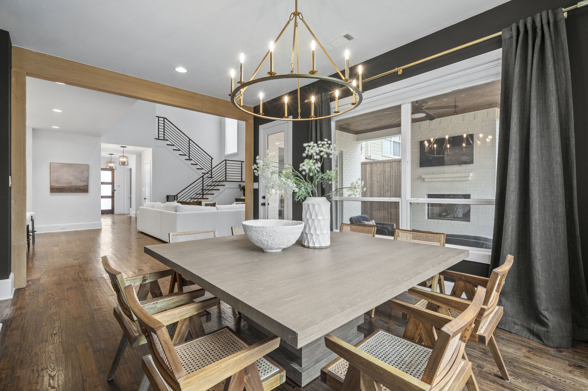 6127 Lakeshore Drive