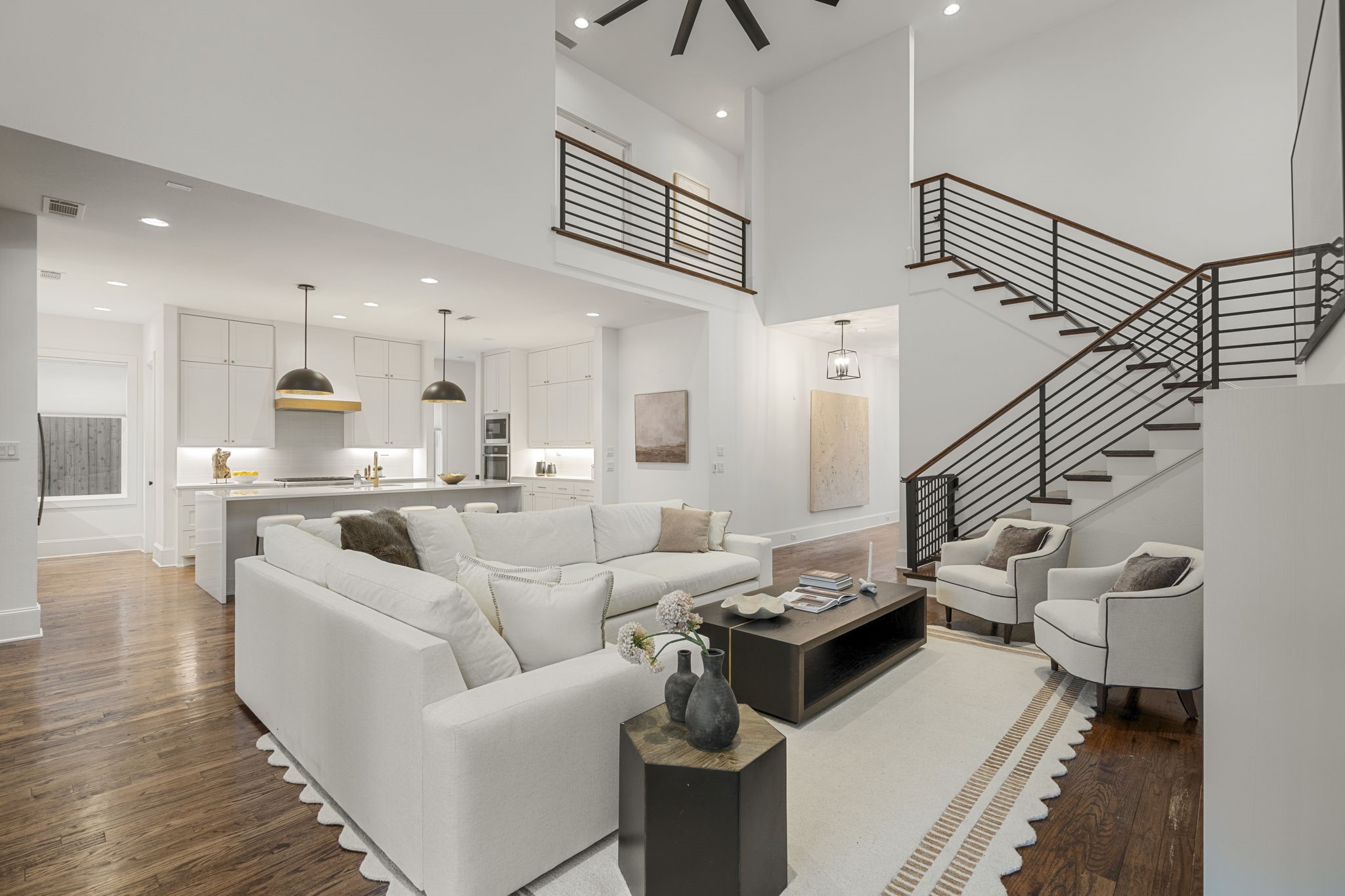 6127 Lakeshore Drive