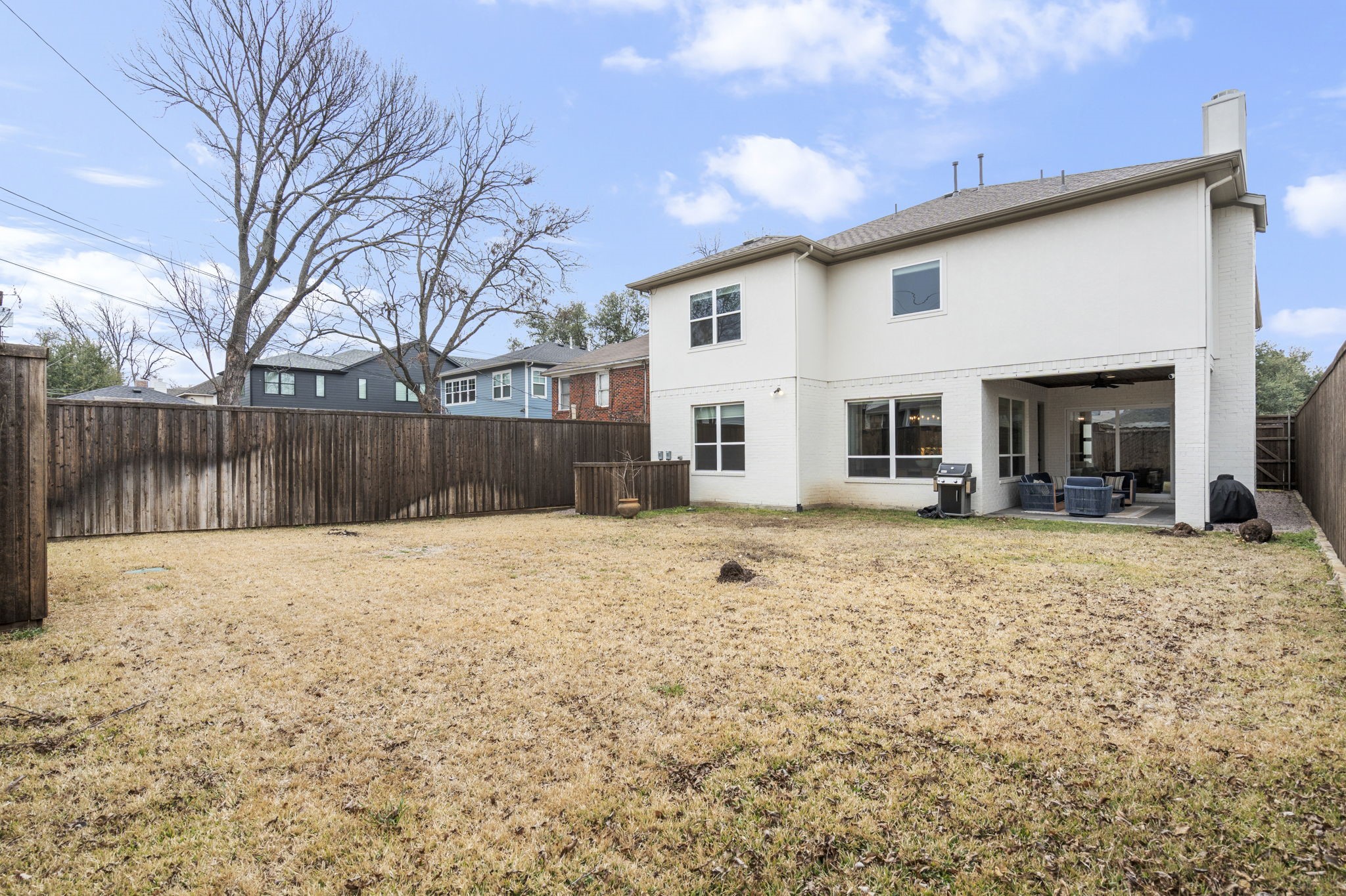6127 Lakeshore Drive