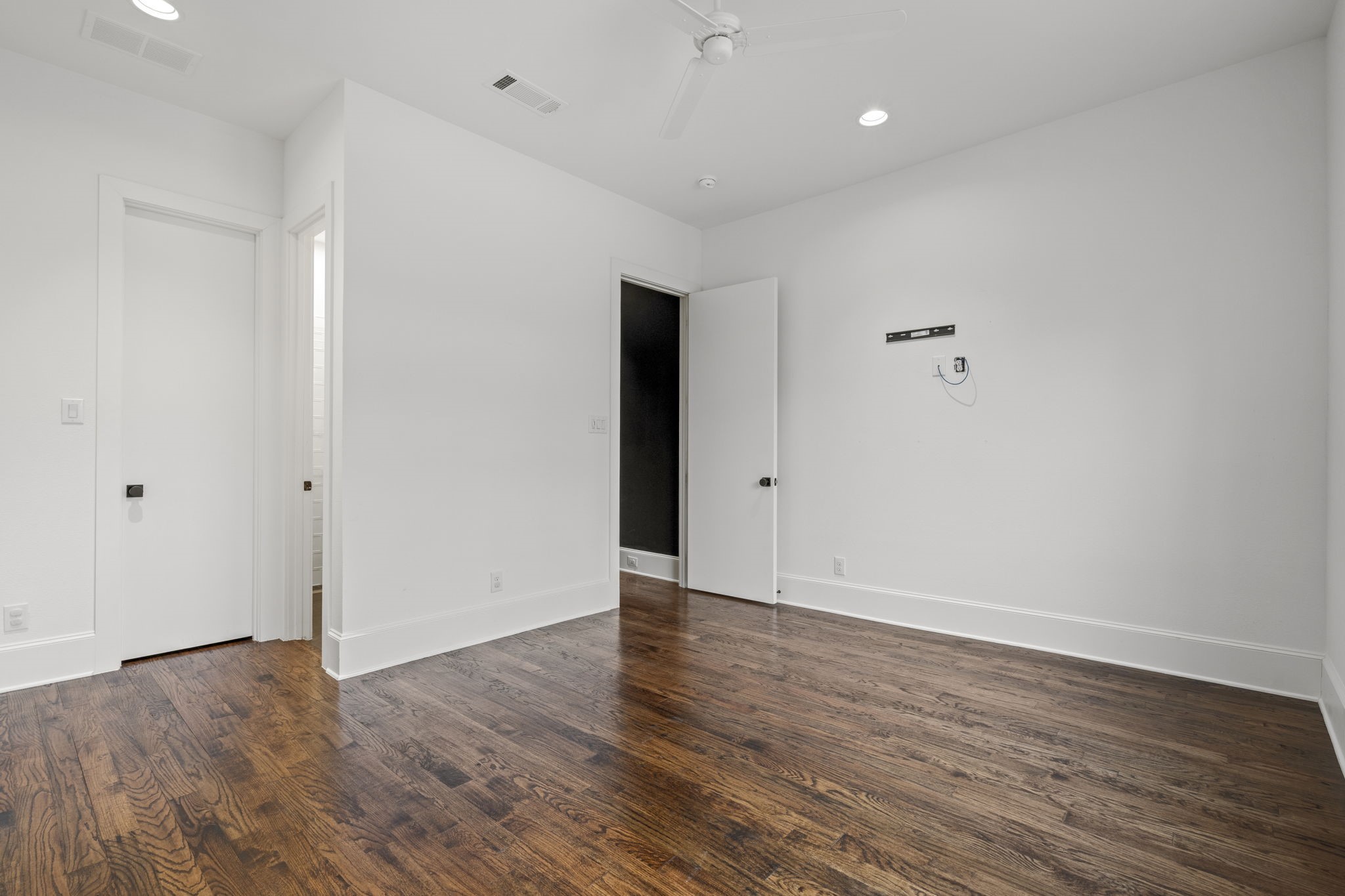 6127 Lakeshore Drive