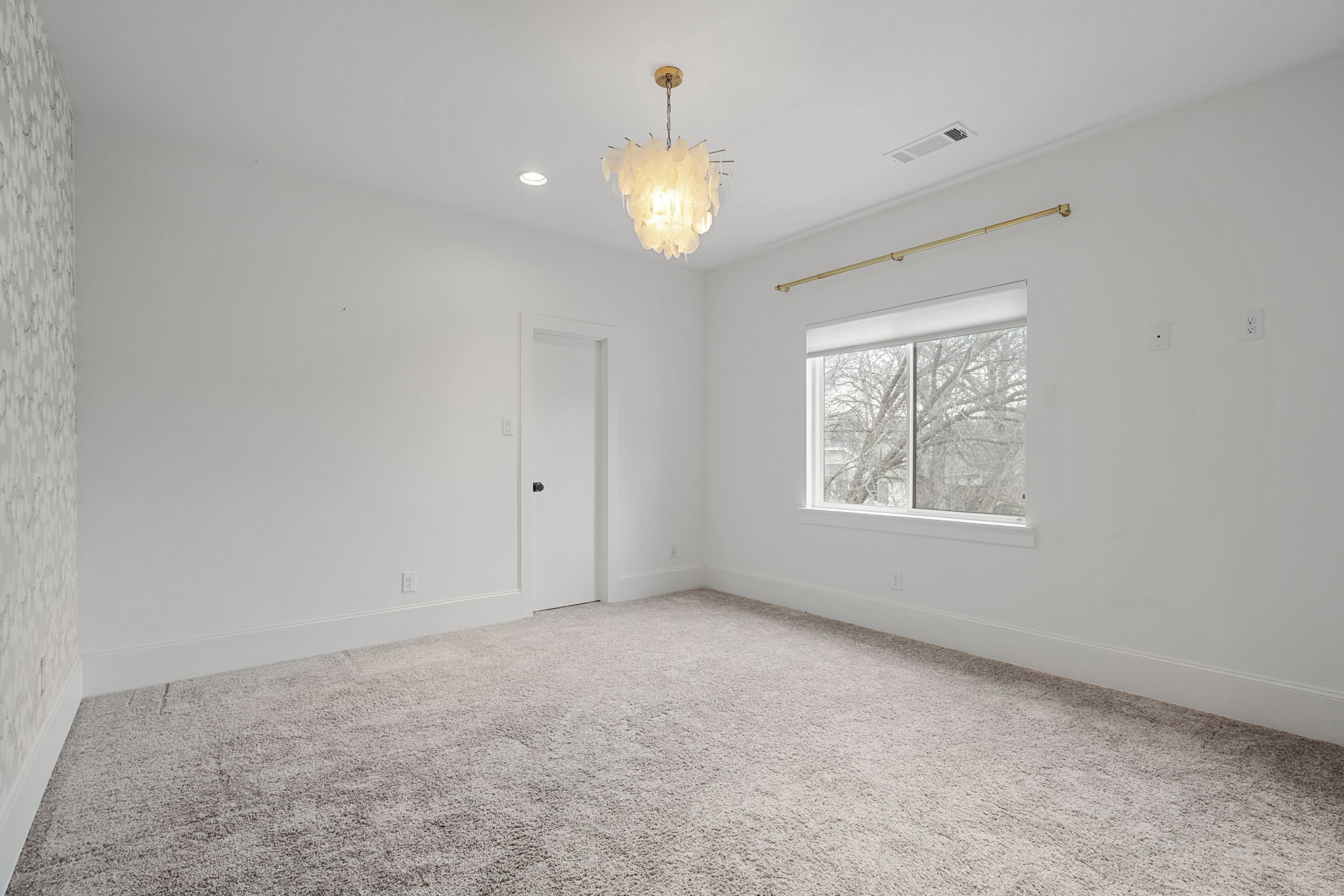 6127 Lakeshore Drive