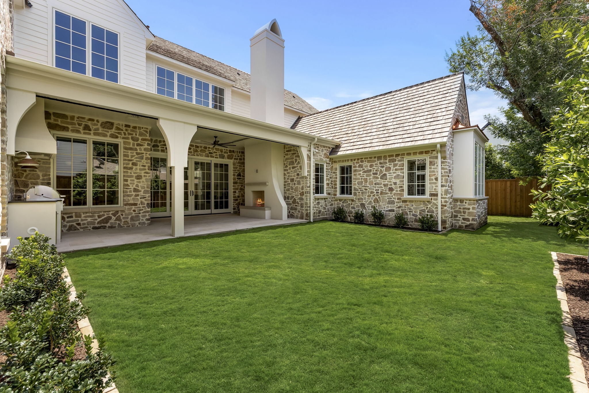 6526 Woodland Drive