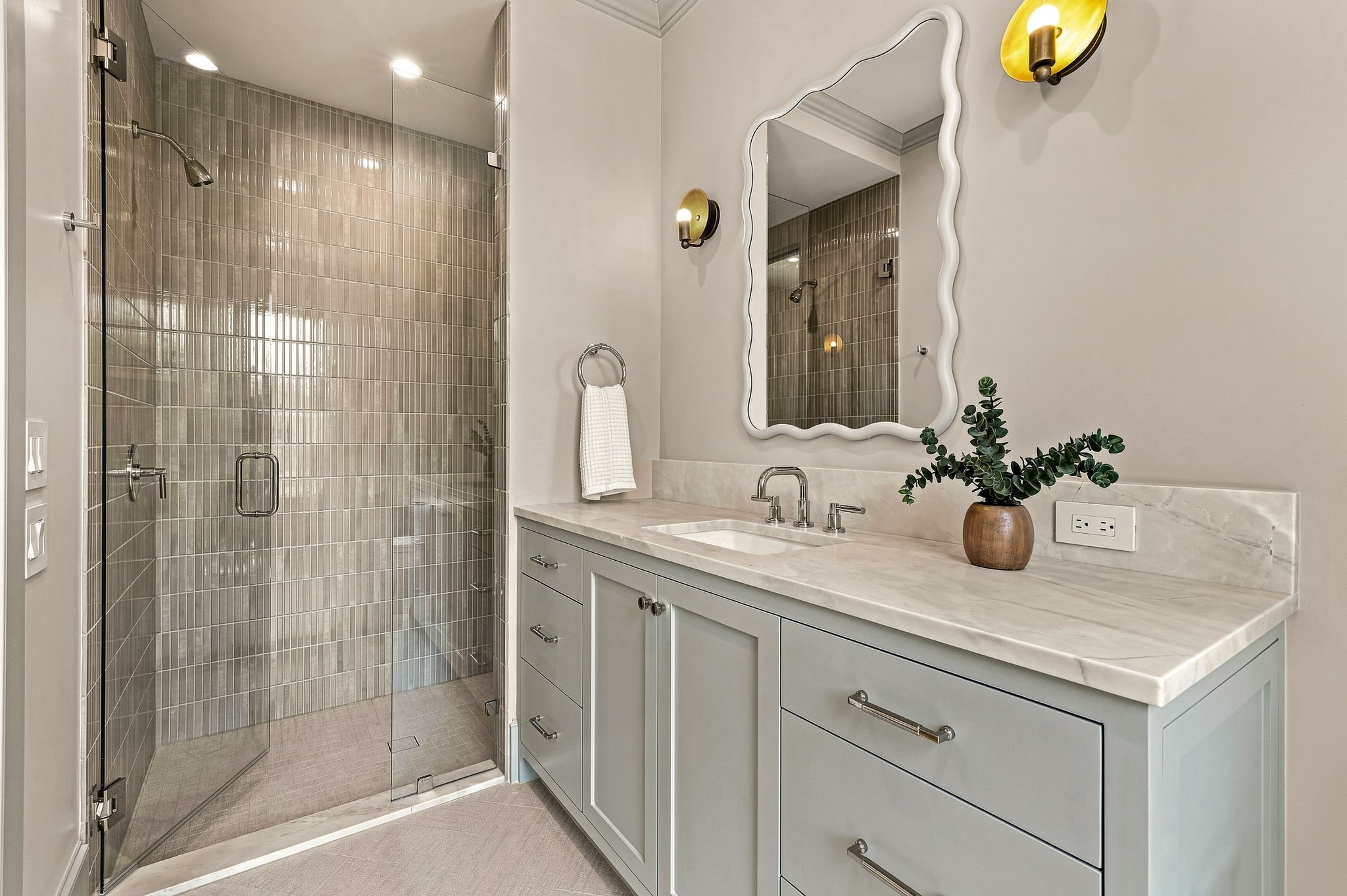 6526 Woodland Drive