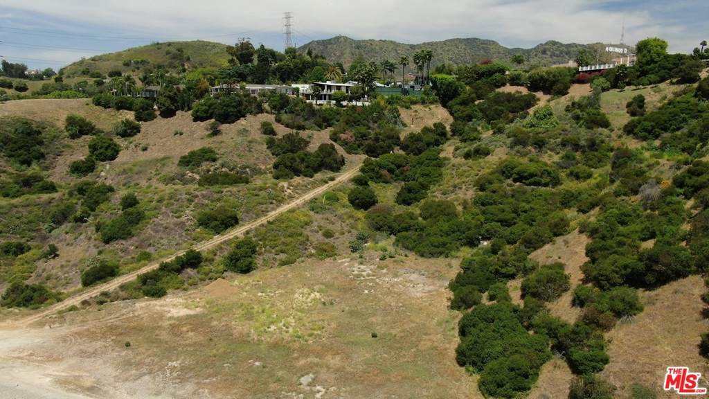 2864 E Cahuenga Blvd